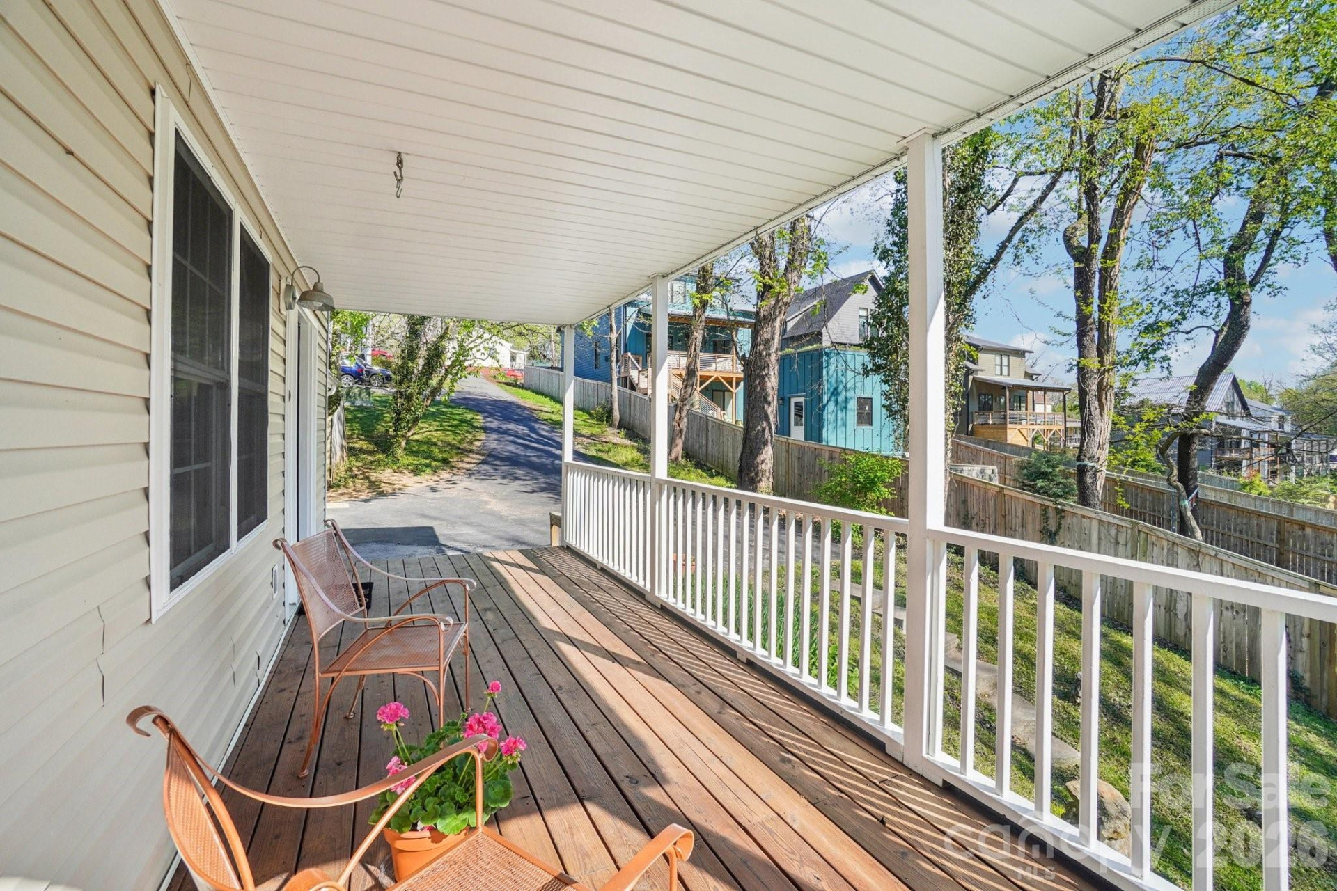 153 Hudson Street - Photo 4