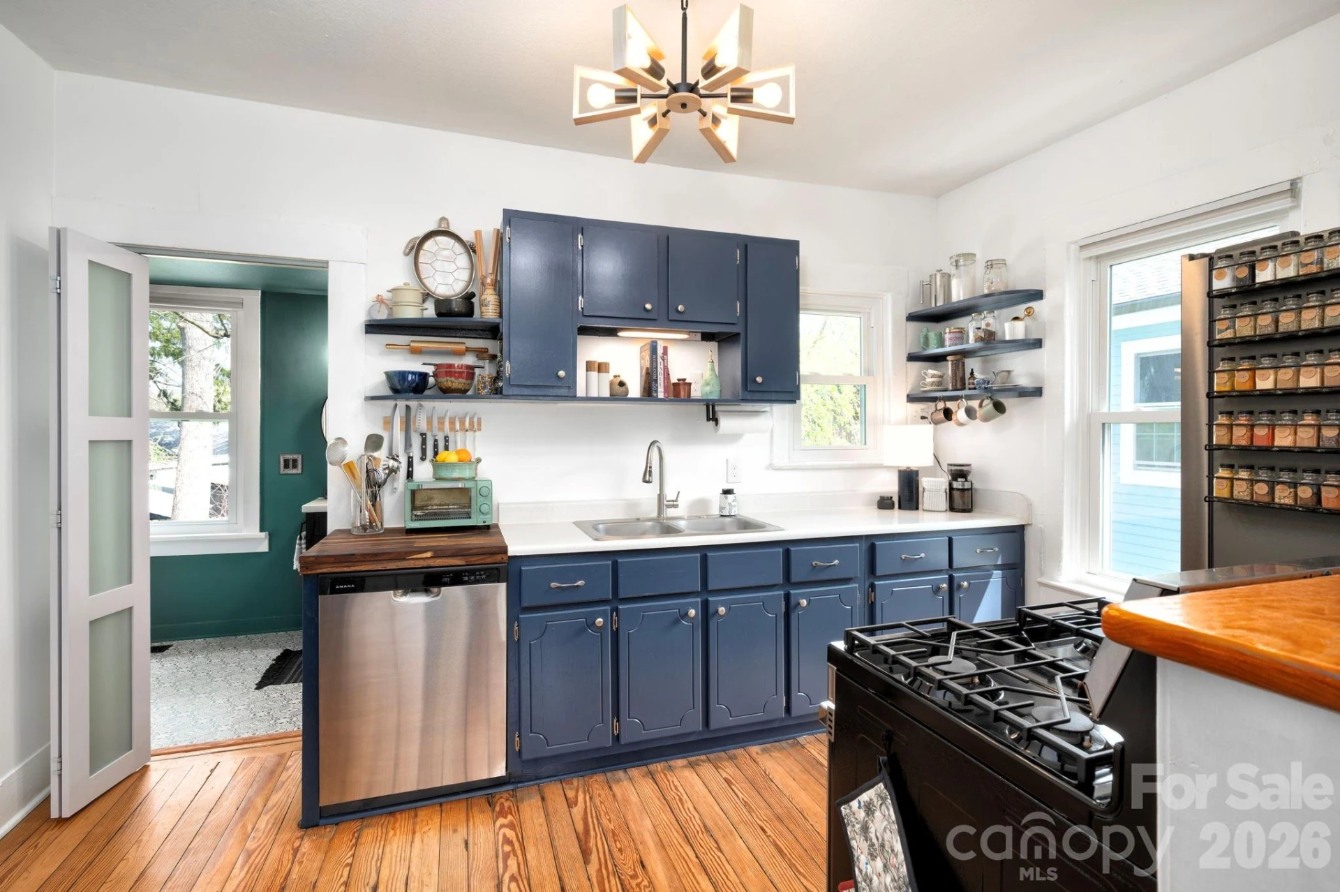 334 Hillside Street - Photo 11