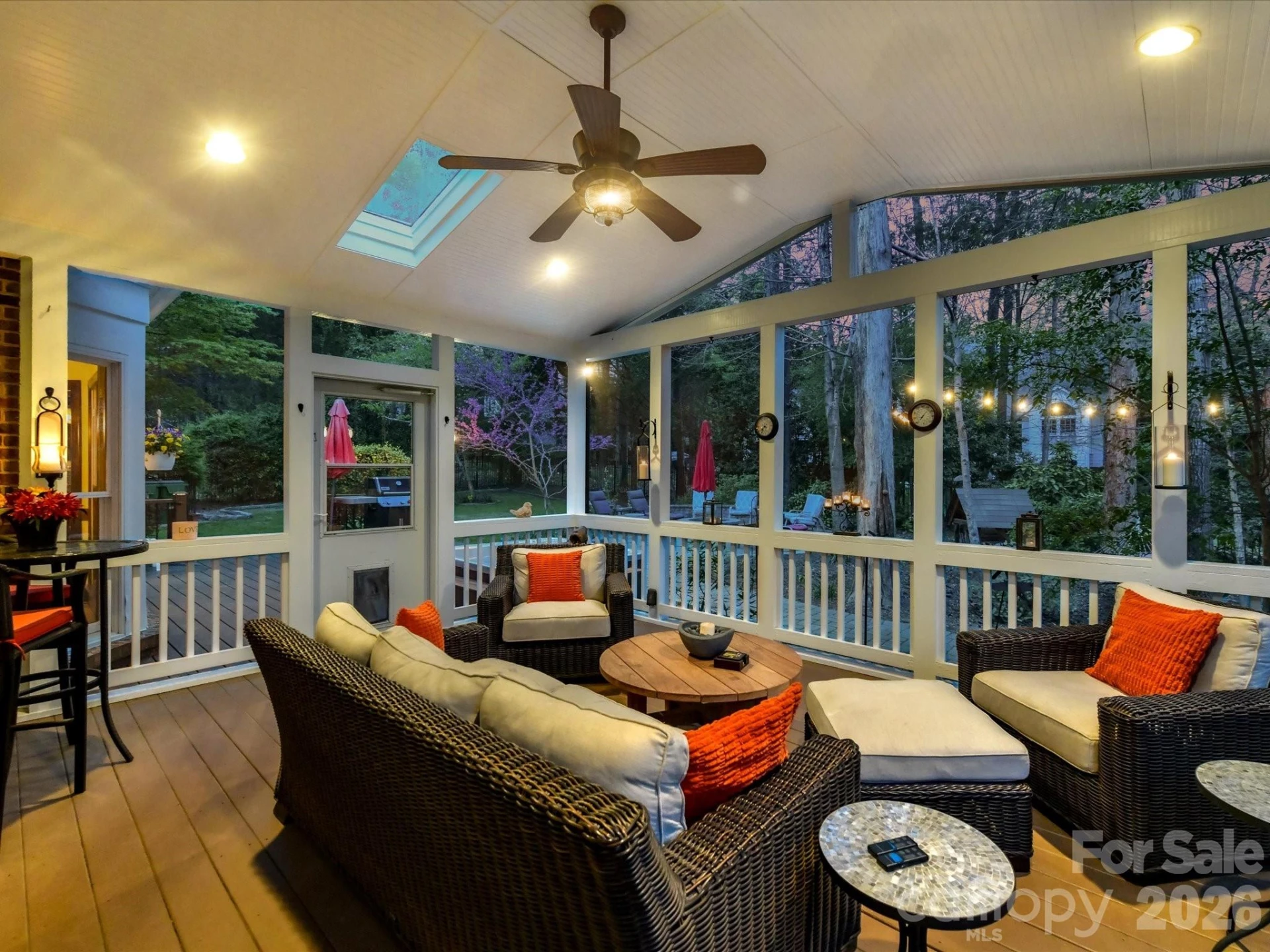 8715 Cahill Lane - Photo 2