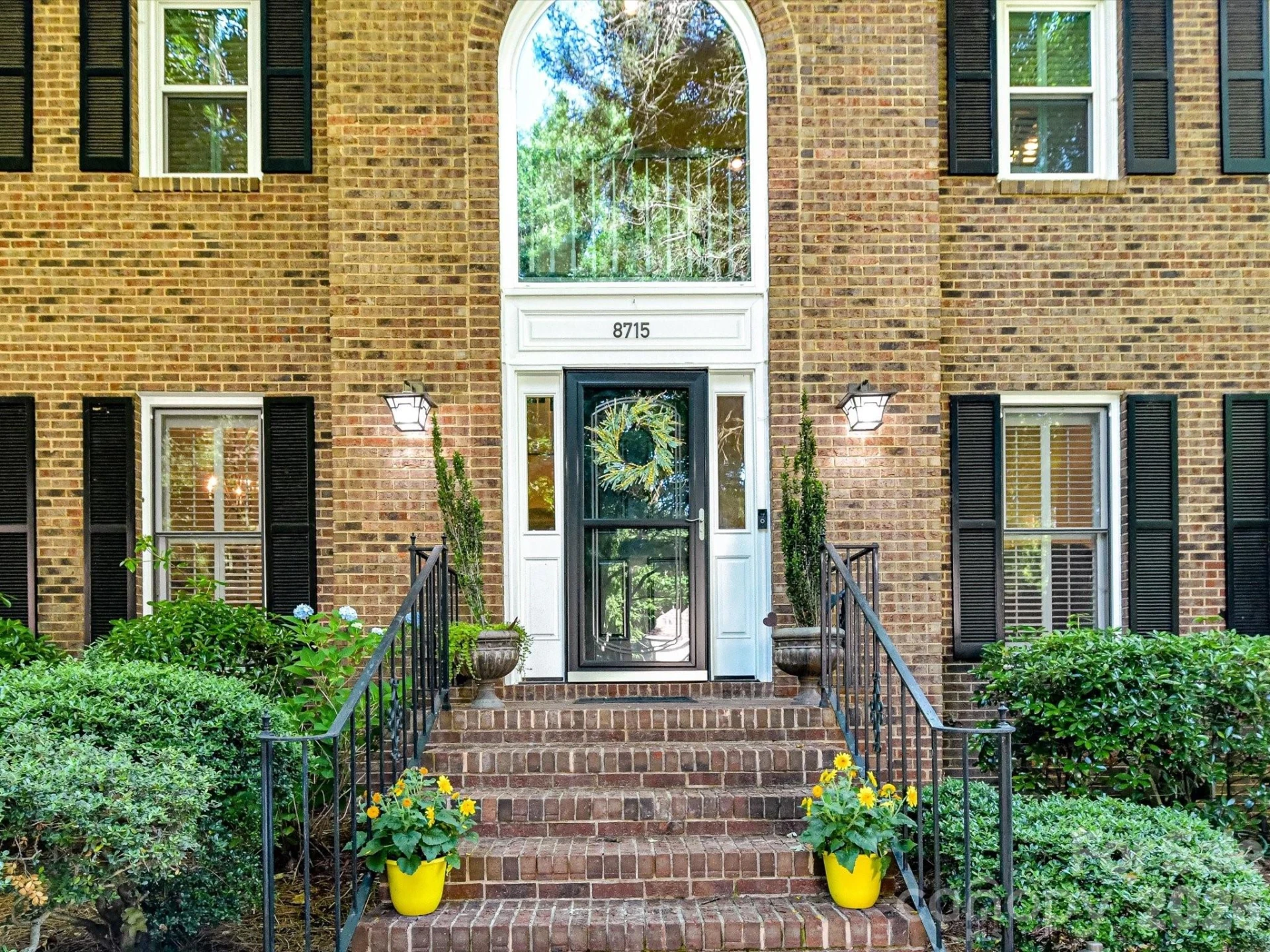 8715 Cahill Lane - Photo 4