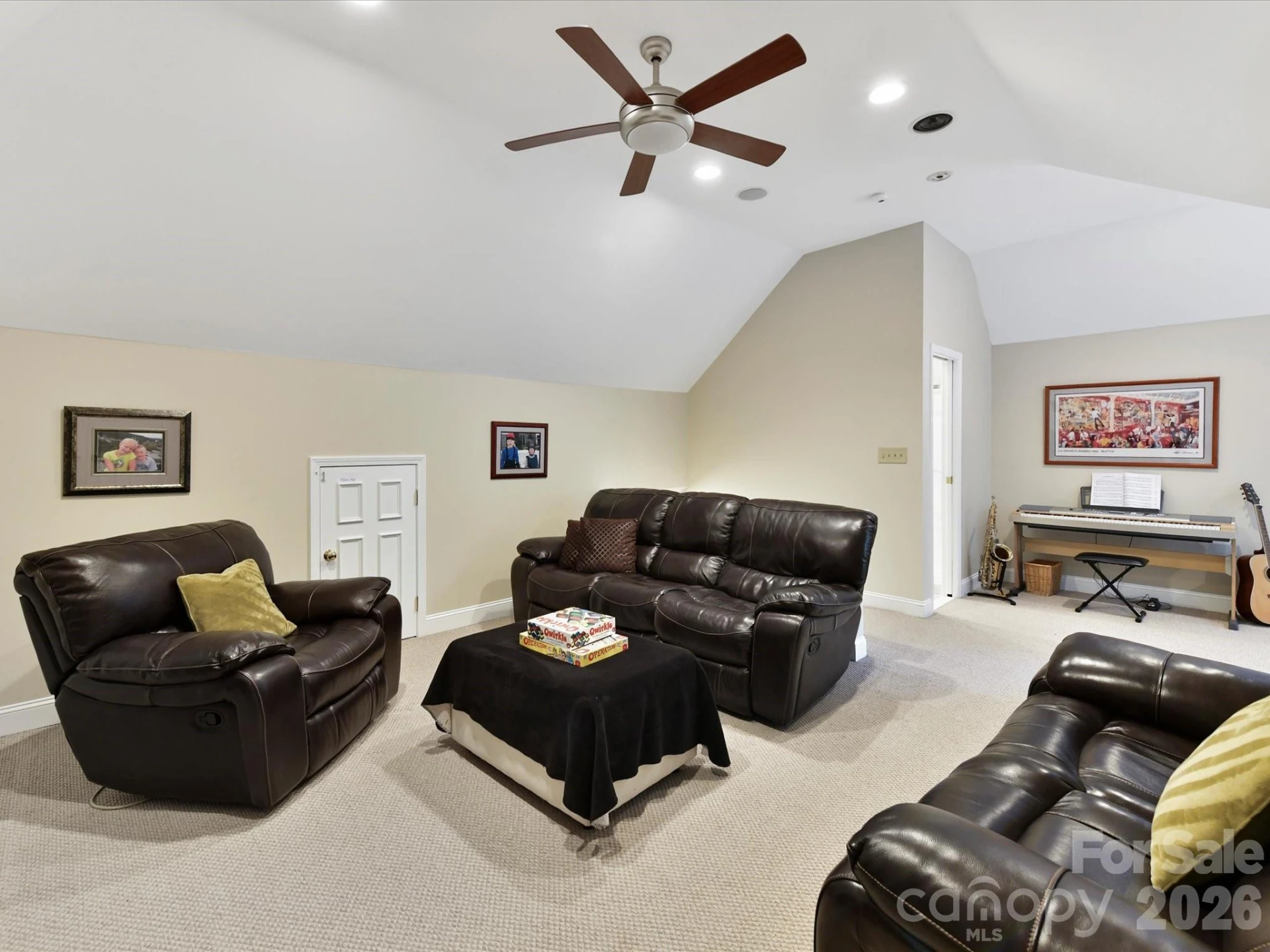 8715 Cahill Lane - Photo 43