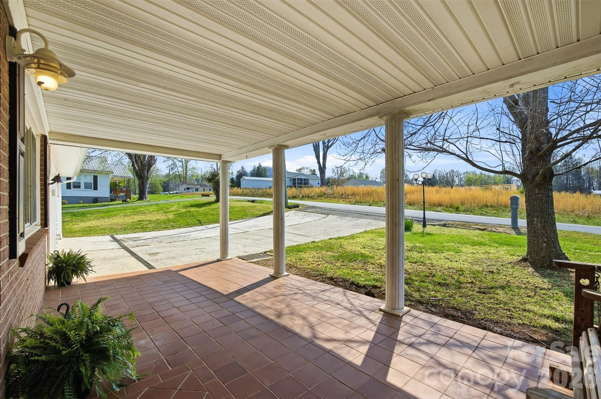 2174 Chester Avenue - Photo 17