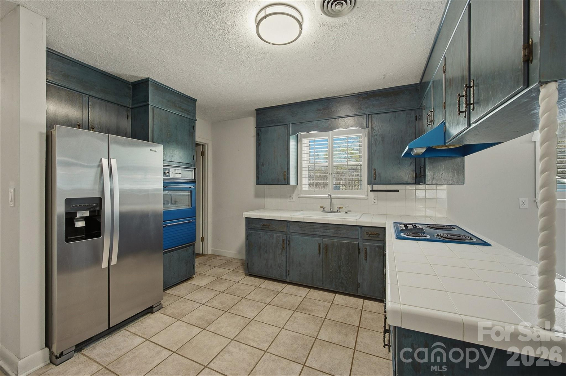 2174 Chester Avenue - Photo 21