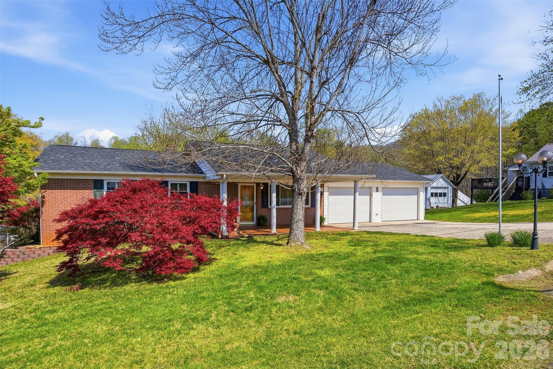 2174 Chester Avenue - Photo 4