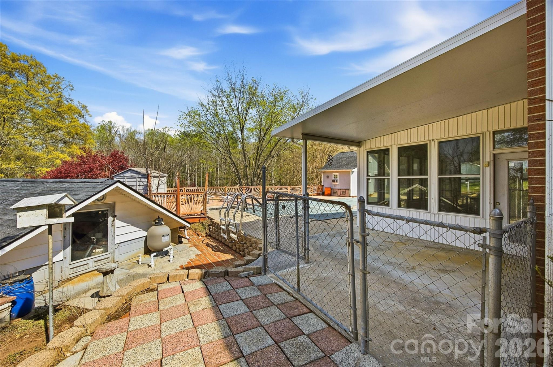 2174 Chester Avenue - Photo 8