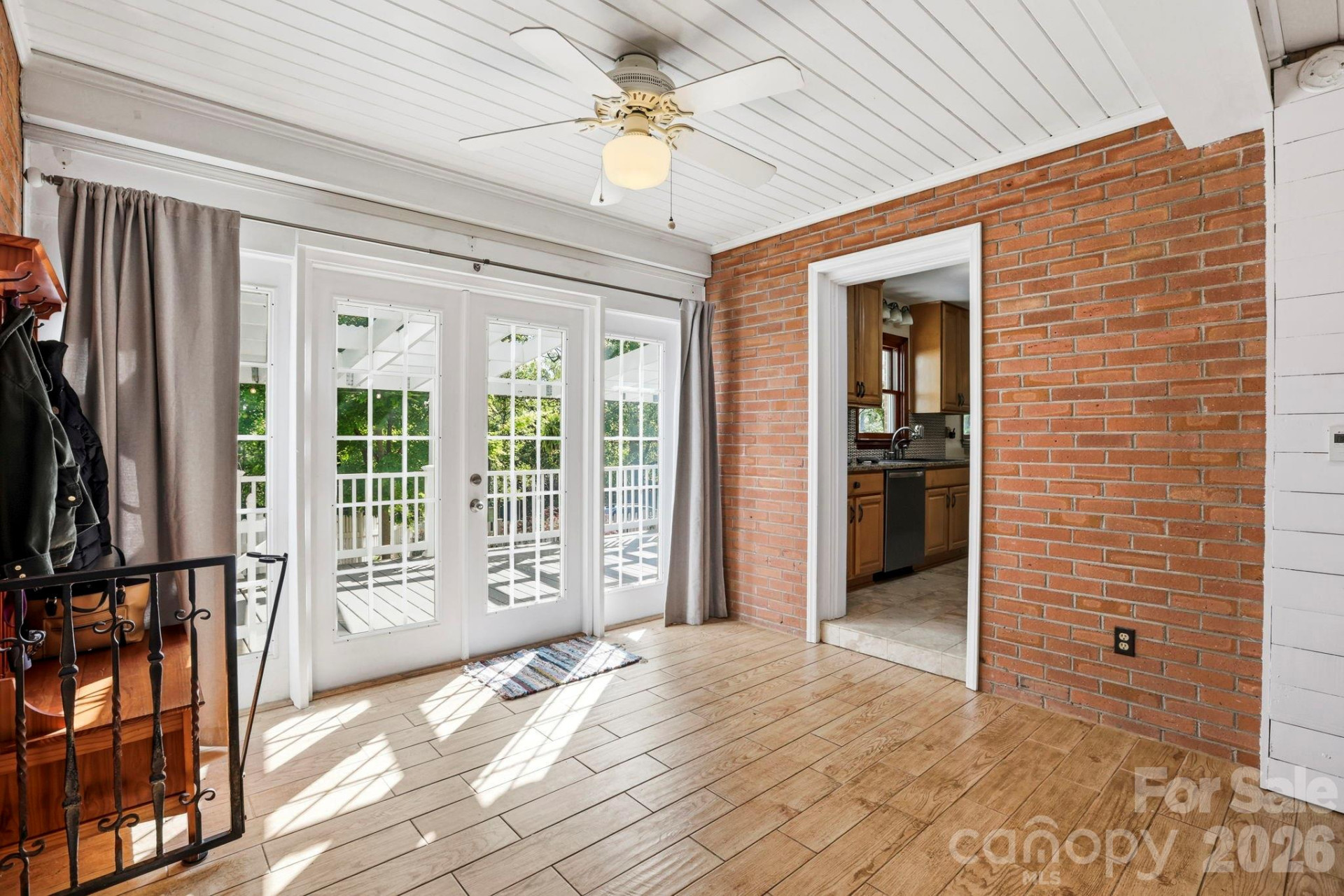 121 Wells Street - Photo 17