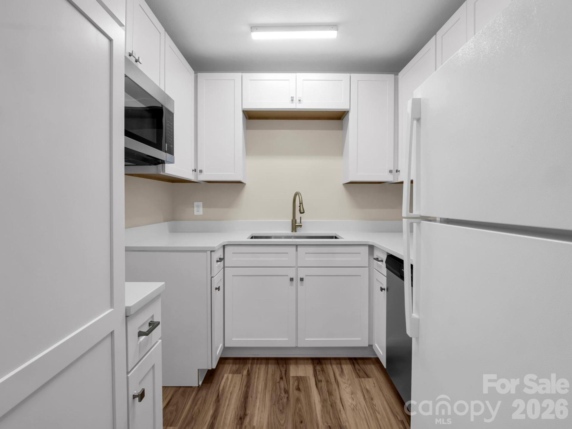 520 Courtwood Lane #1-8 - Photo 3