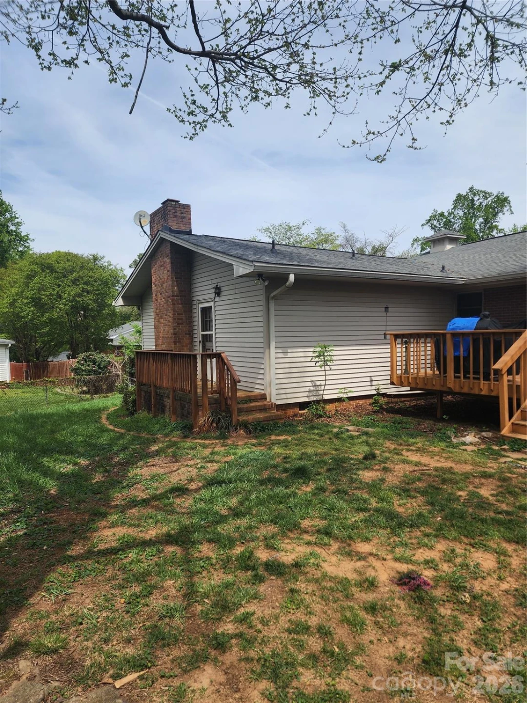 2119 Pamela Street - Photo 2