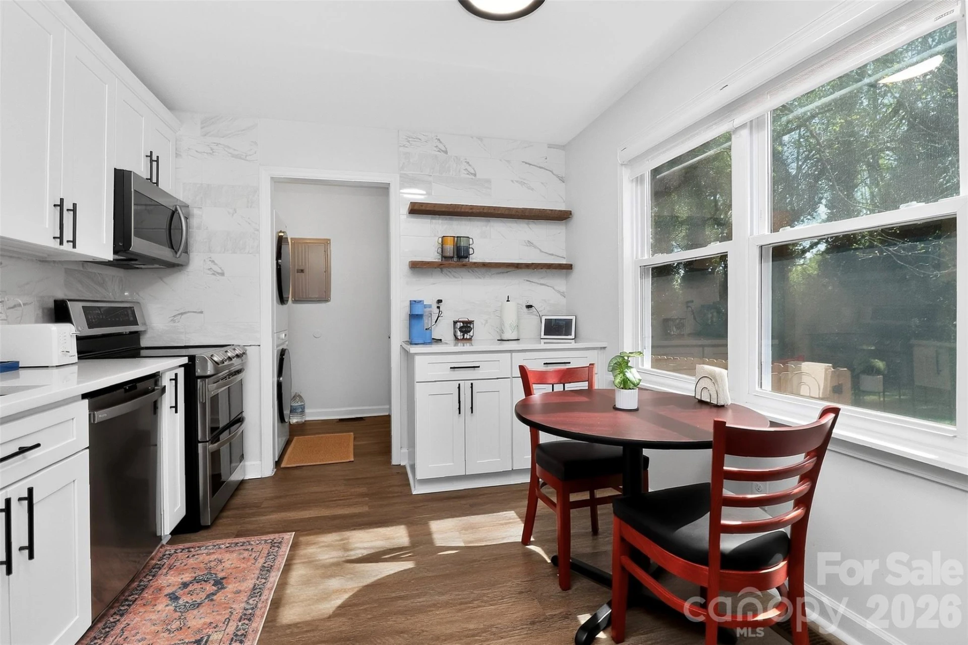 232 Avery Street - Photo 3