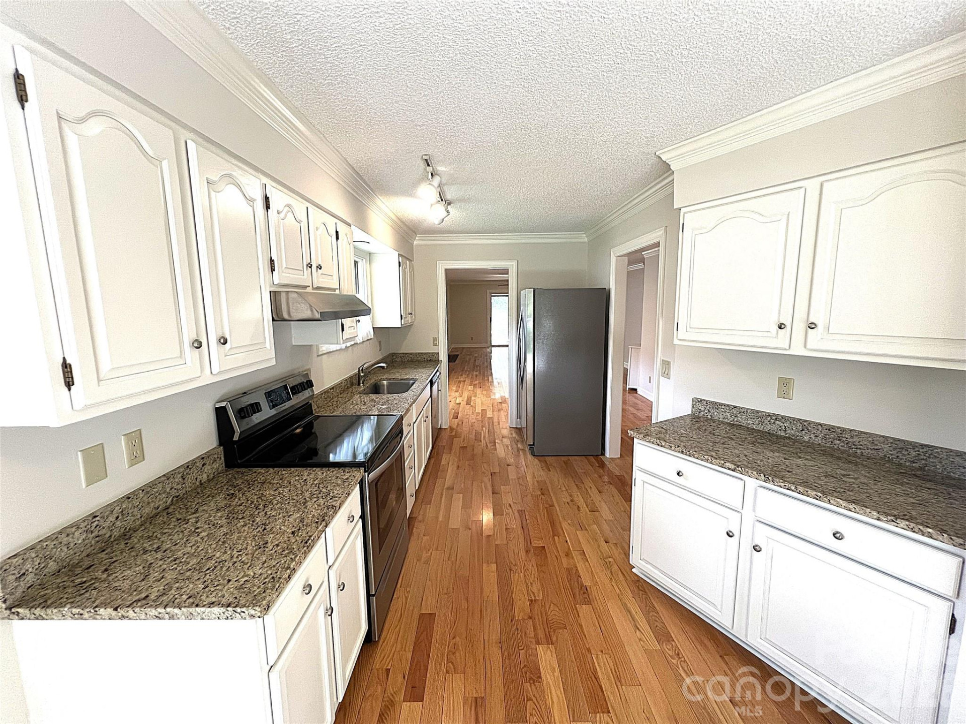 108 Glenbrook Drive - Photo 8