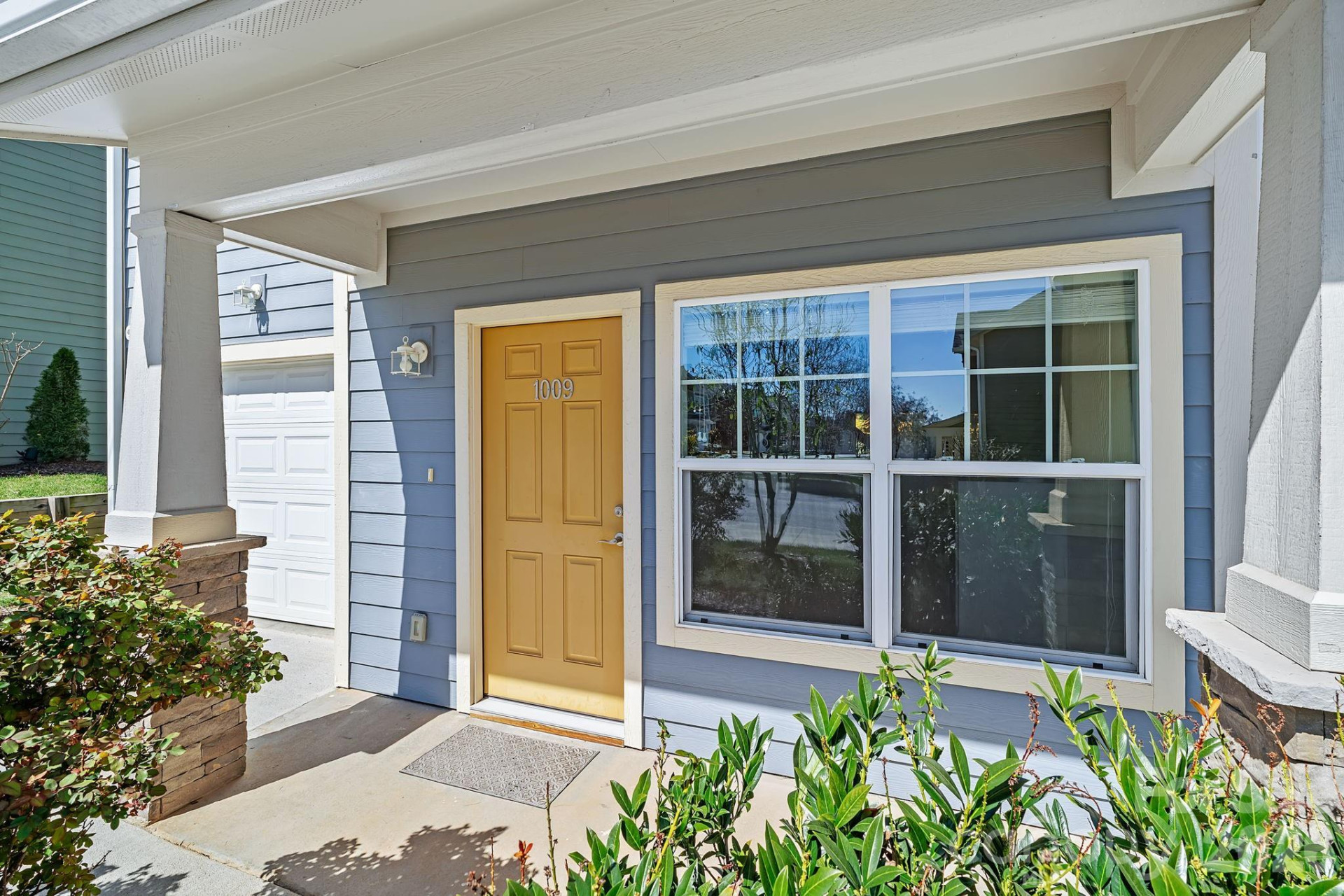 1009 Baldwin Commons Drive - Photo 2