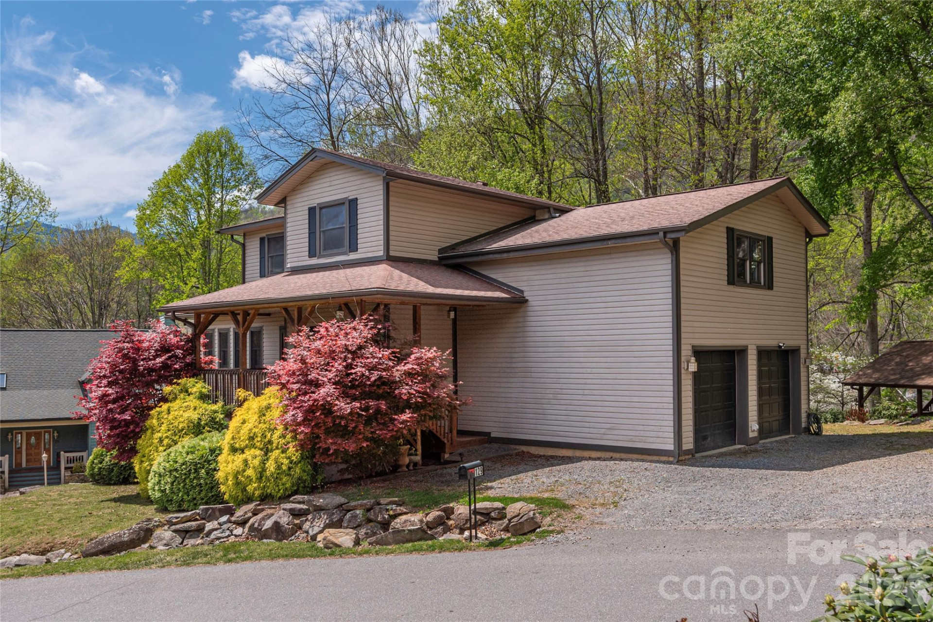 129 Valley Creek Drive - Photo 2