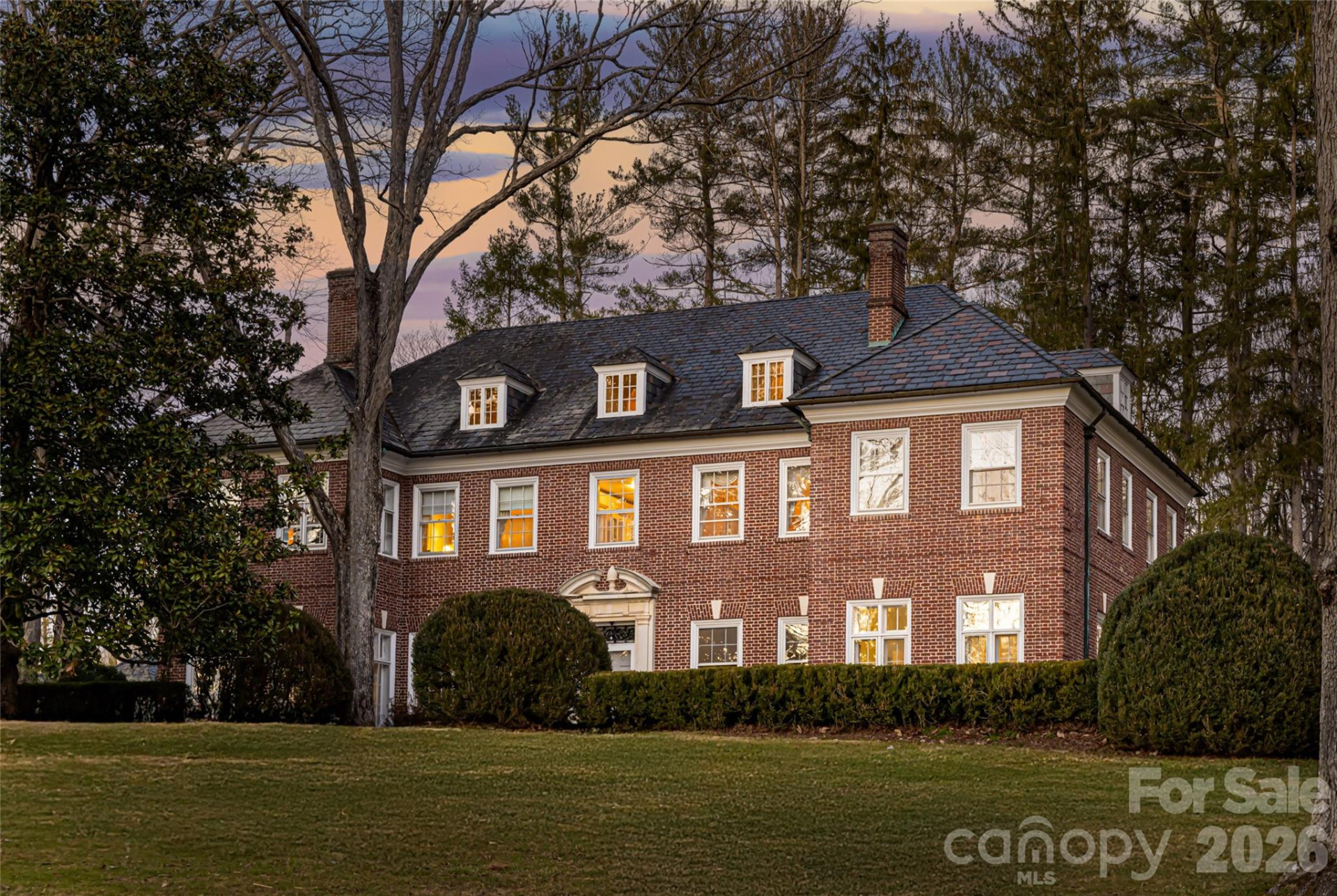 407 Vanderbilt Road - Photo 2