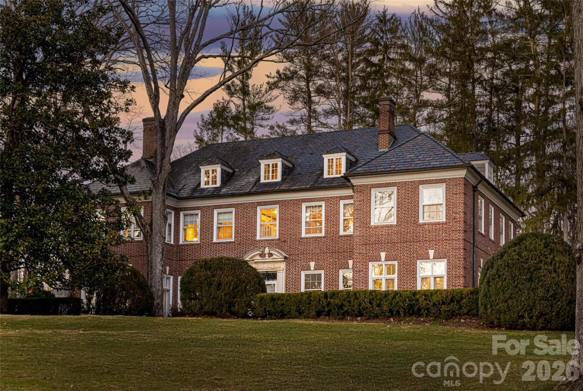 407 Vanderbilt Road - Photo 2
