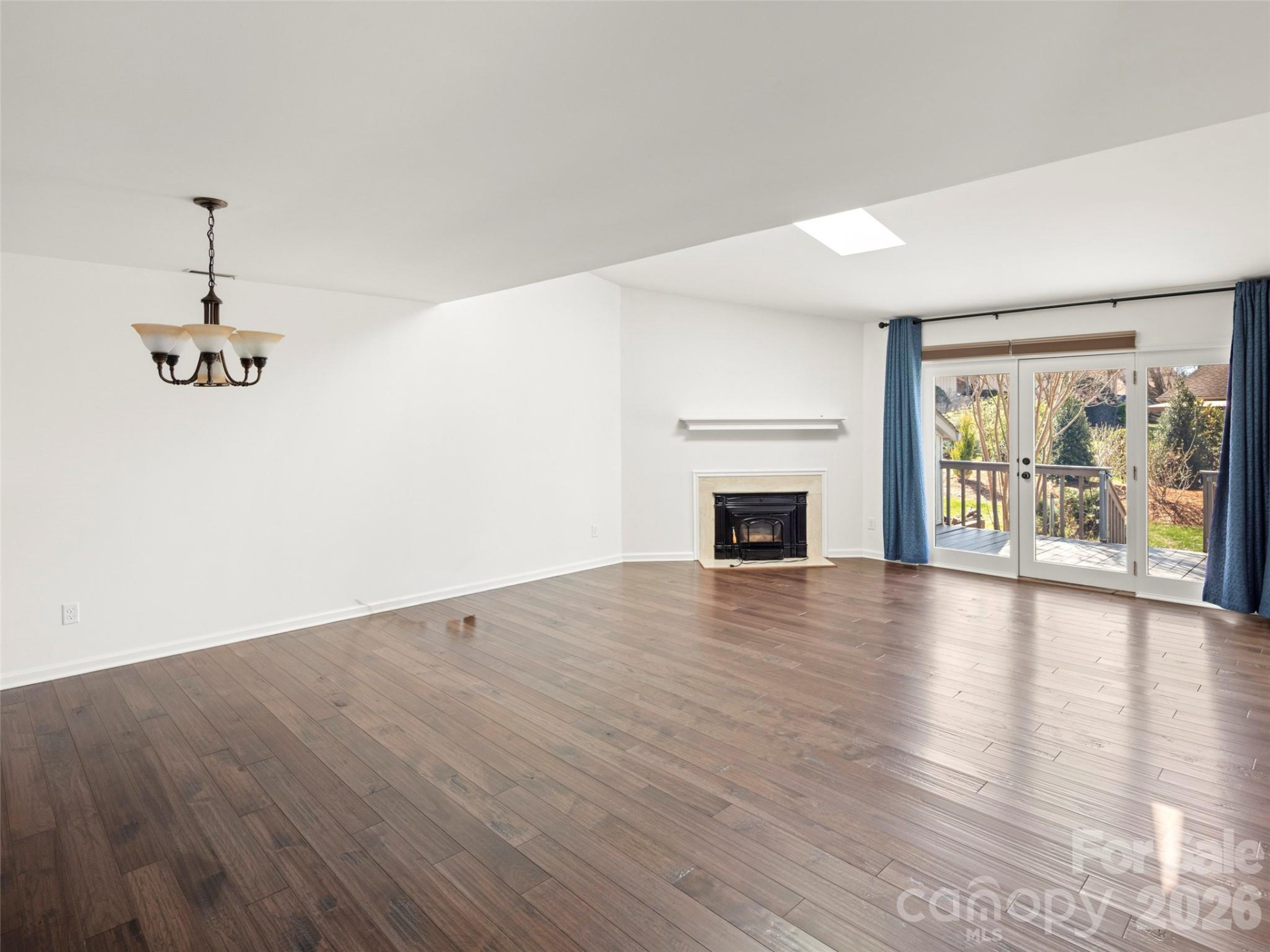 141 Deerlake Drive - Photo 5