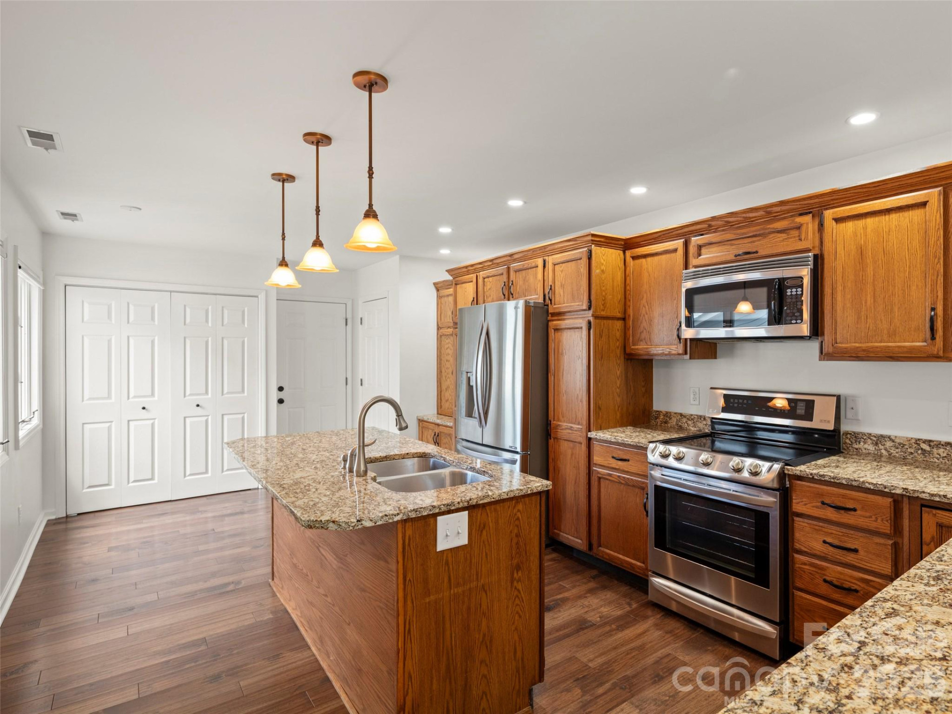 141 Deerlake Drive - Photo 9