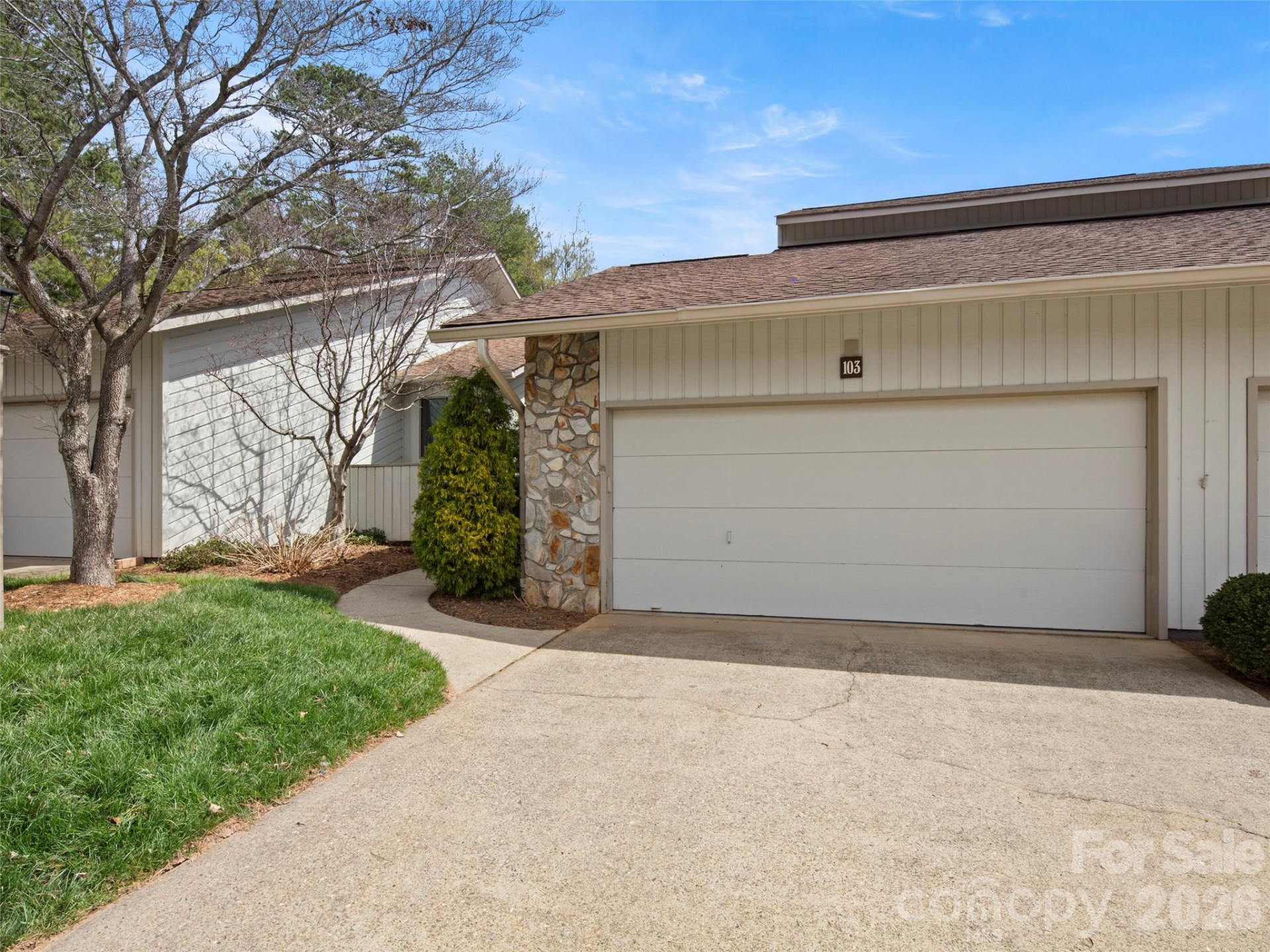 103 Parkway Court - Photo 2