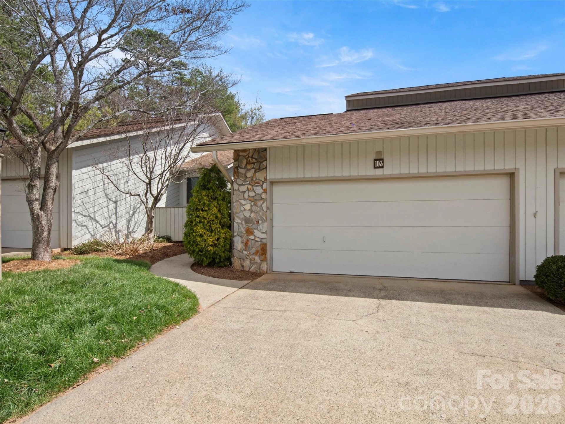 103 Parkway Court - Photo 2