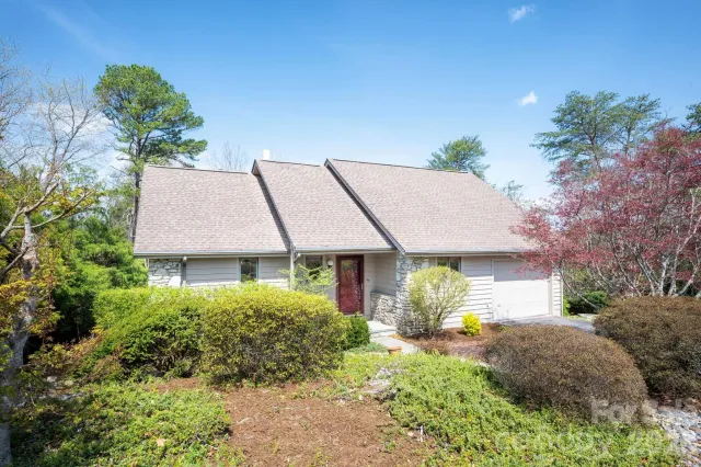 4 Zachary Ridge Road