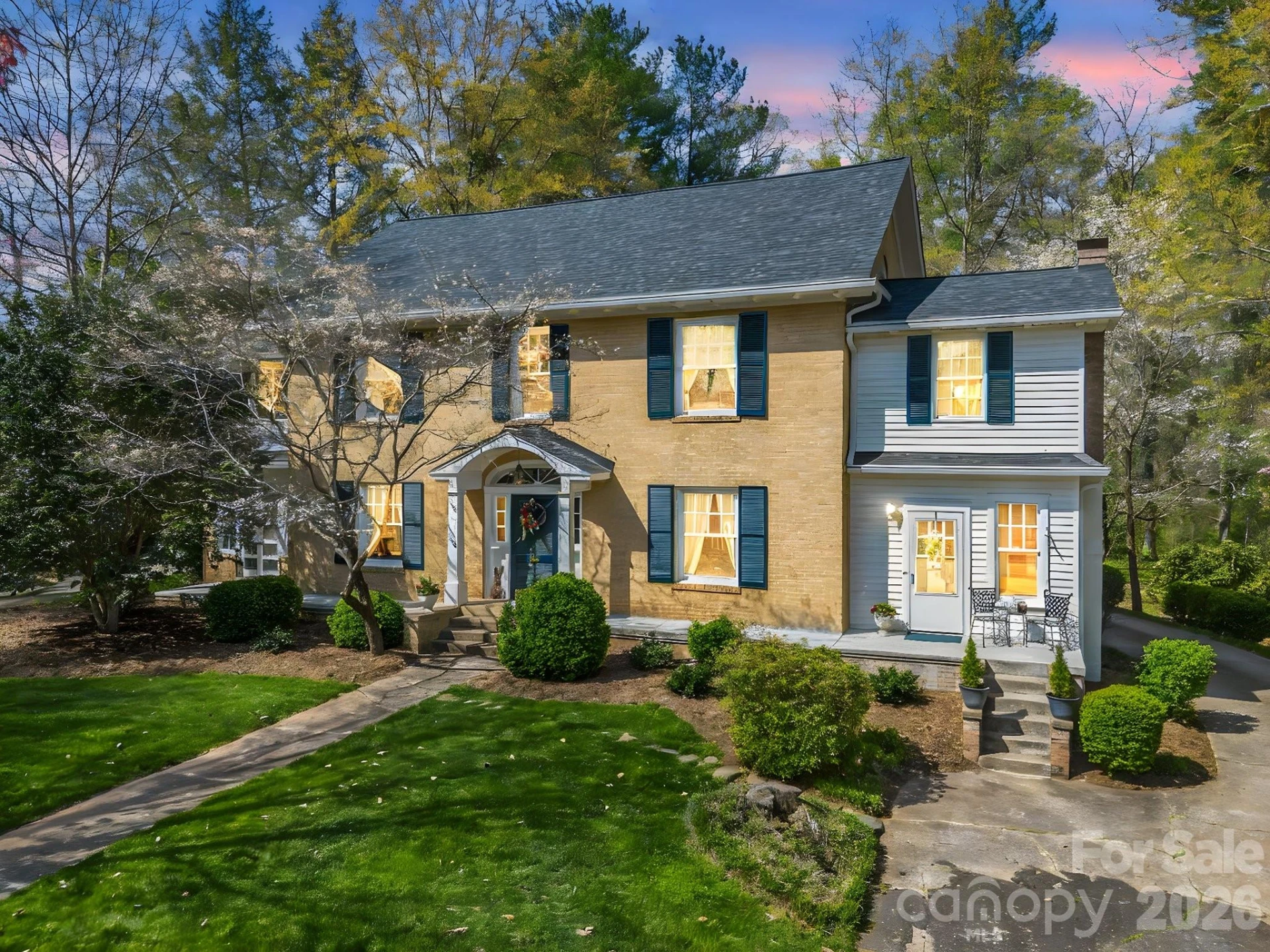 527 Main Street - Photo 2