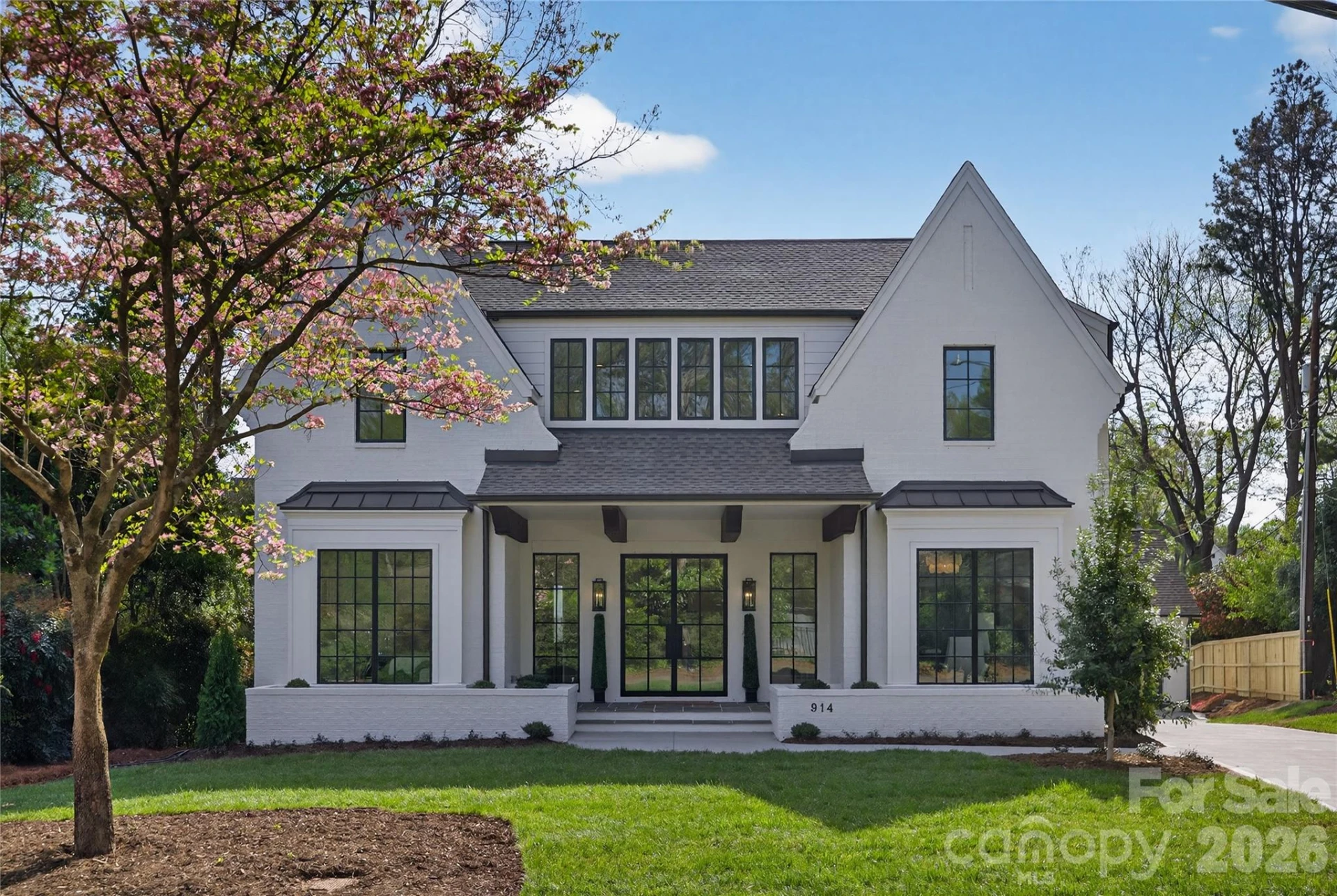 914 Edinburgh Lane - Photo 2