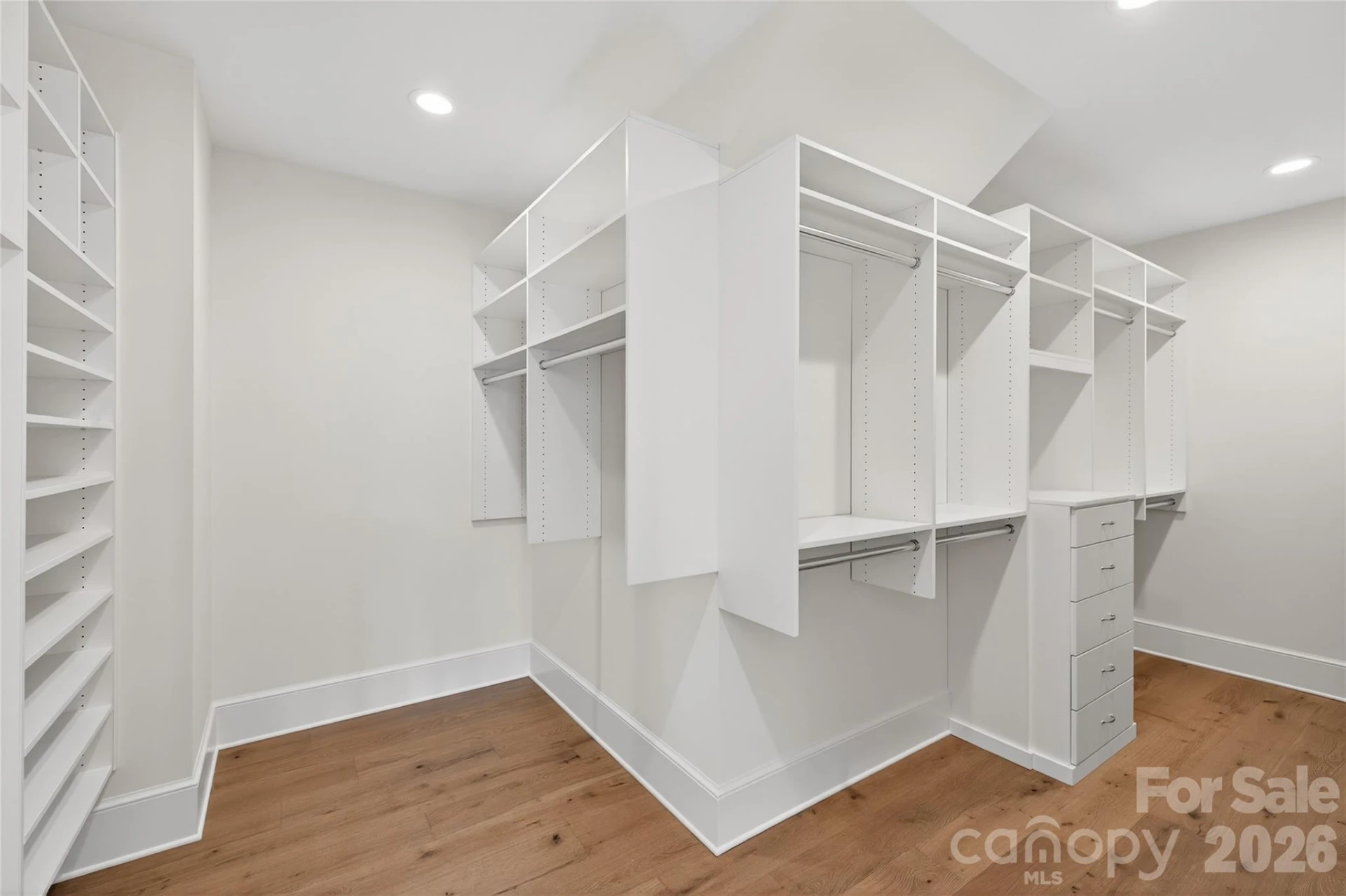 914 Edinburgh Lane - Photo 24
