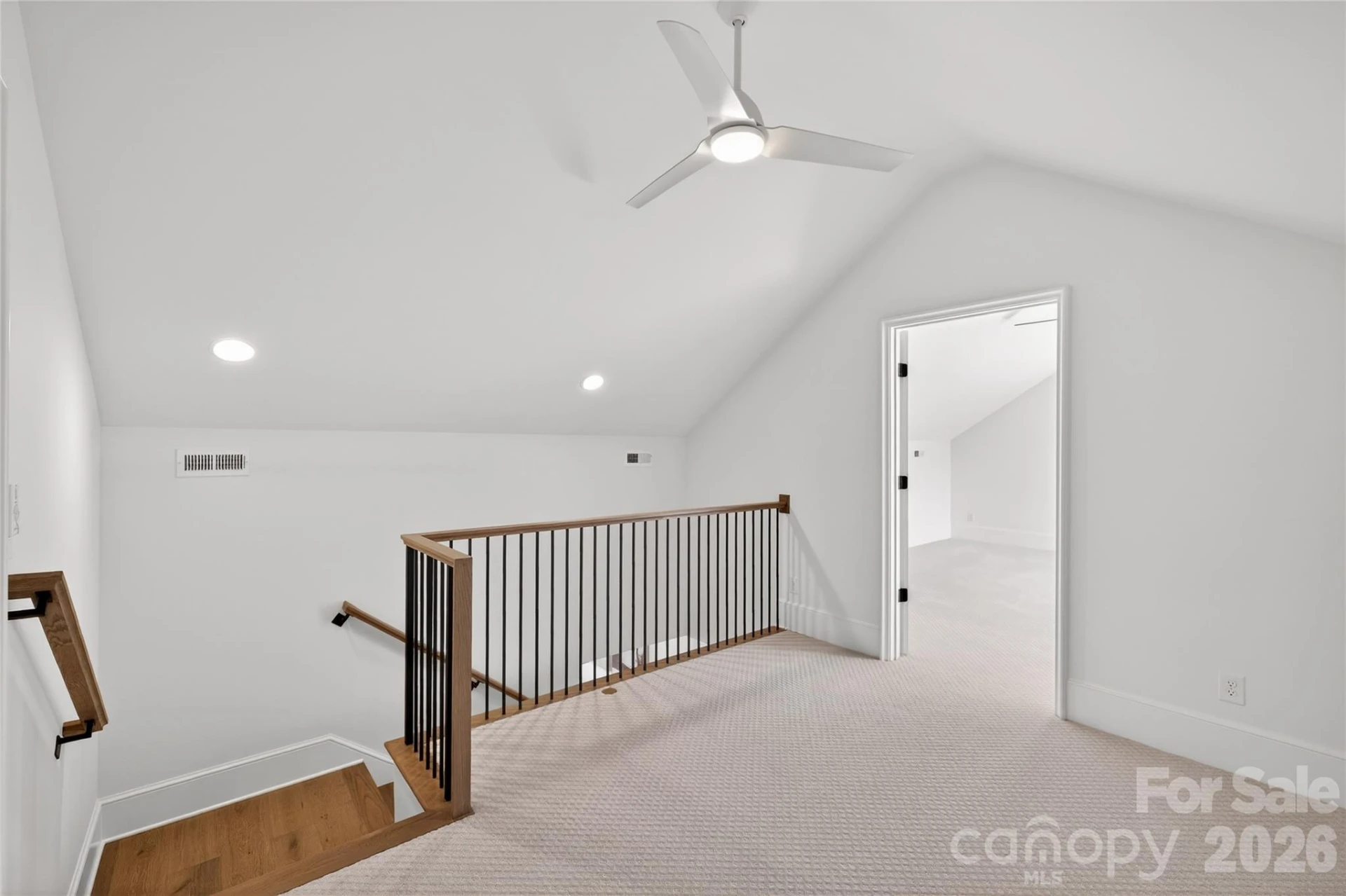 914 Edinburgh Lane - Photo 34