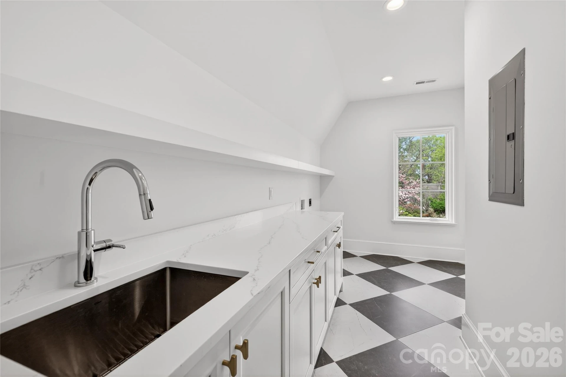 914 Edinburgh Lane - Photo 37