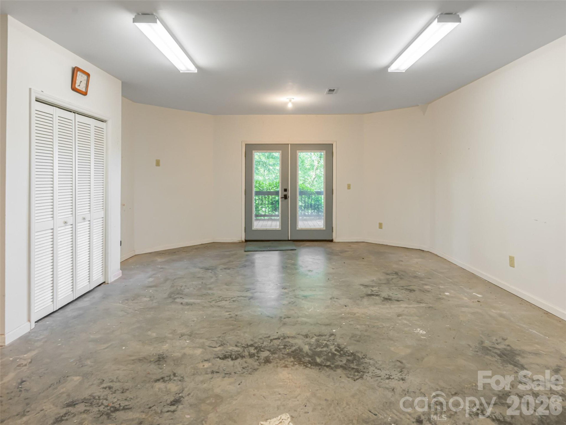 935 Whites Lake Boulevard - Photo 32