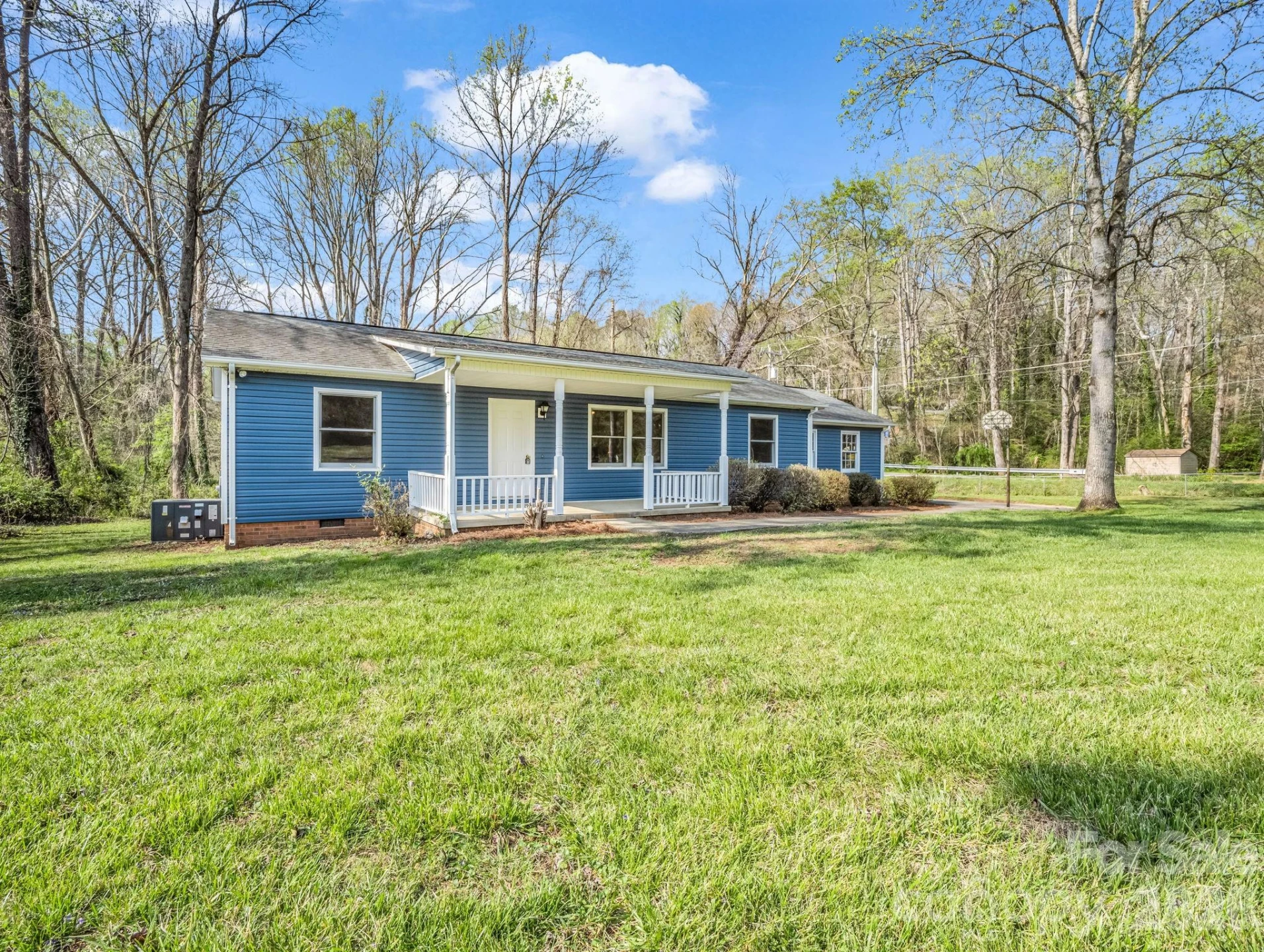 347 Crestview Street - Photo 2