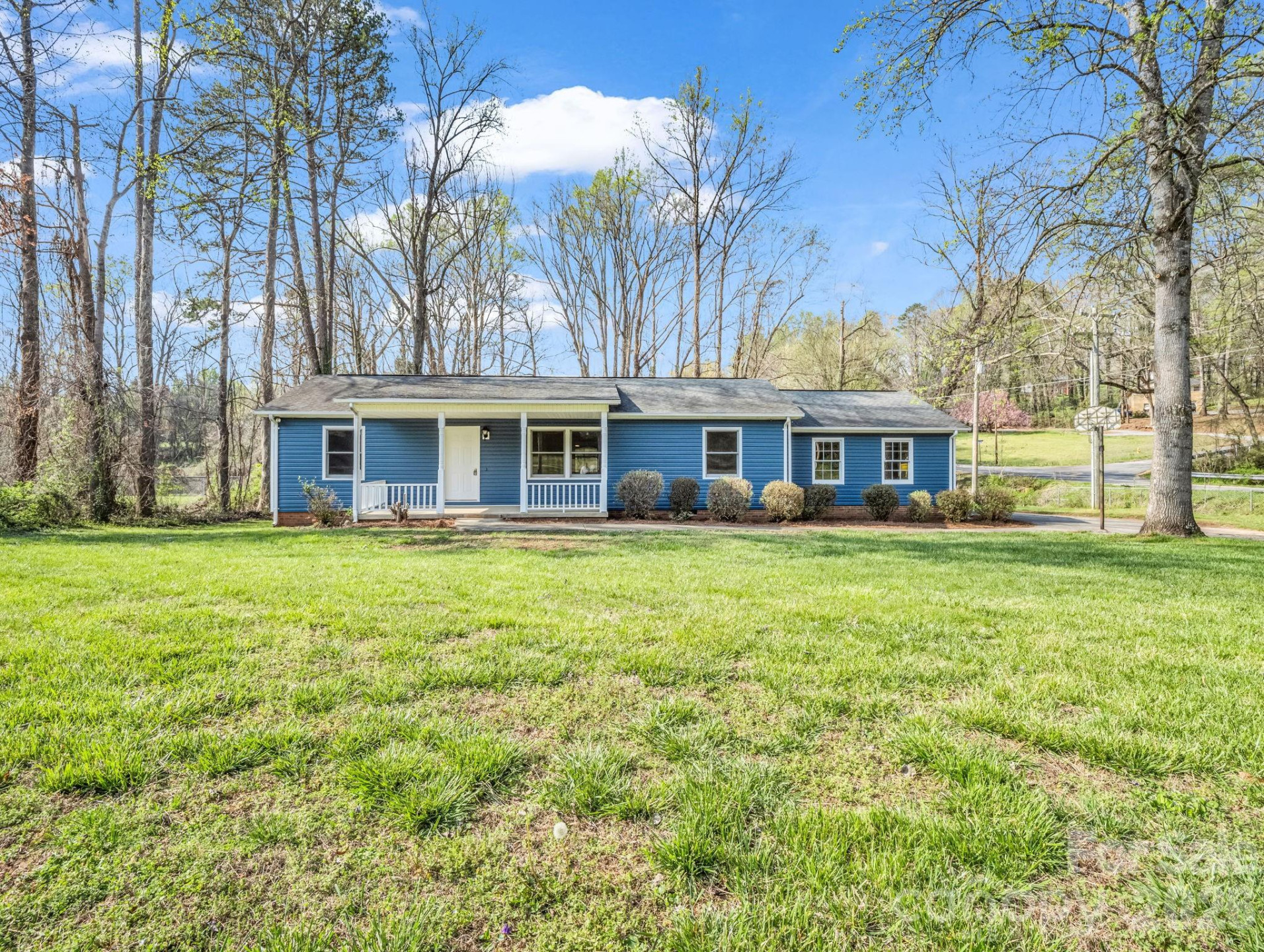 347 Crestview Street - Photo 3