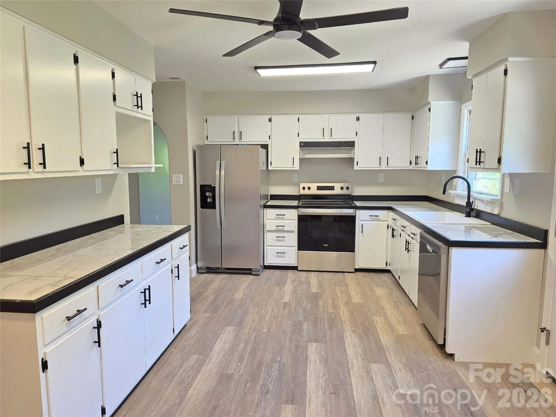 20 Mount Carmel Drive - Photo 2