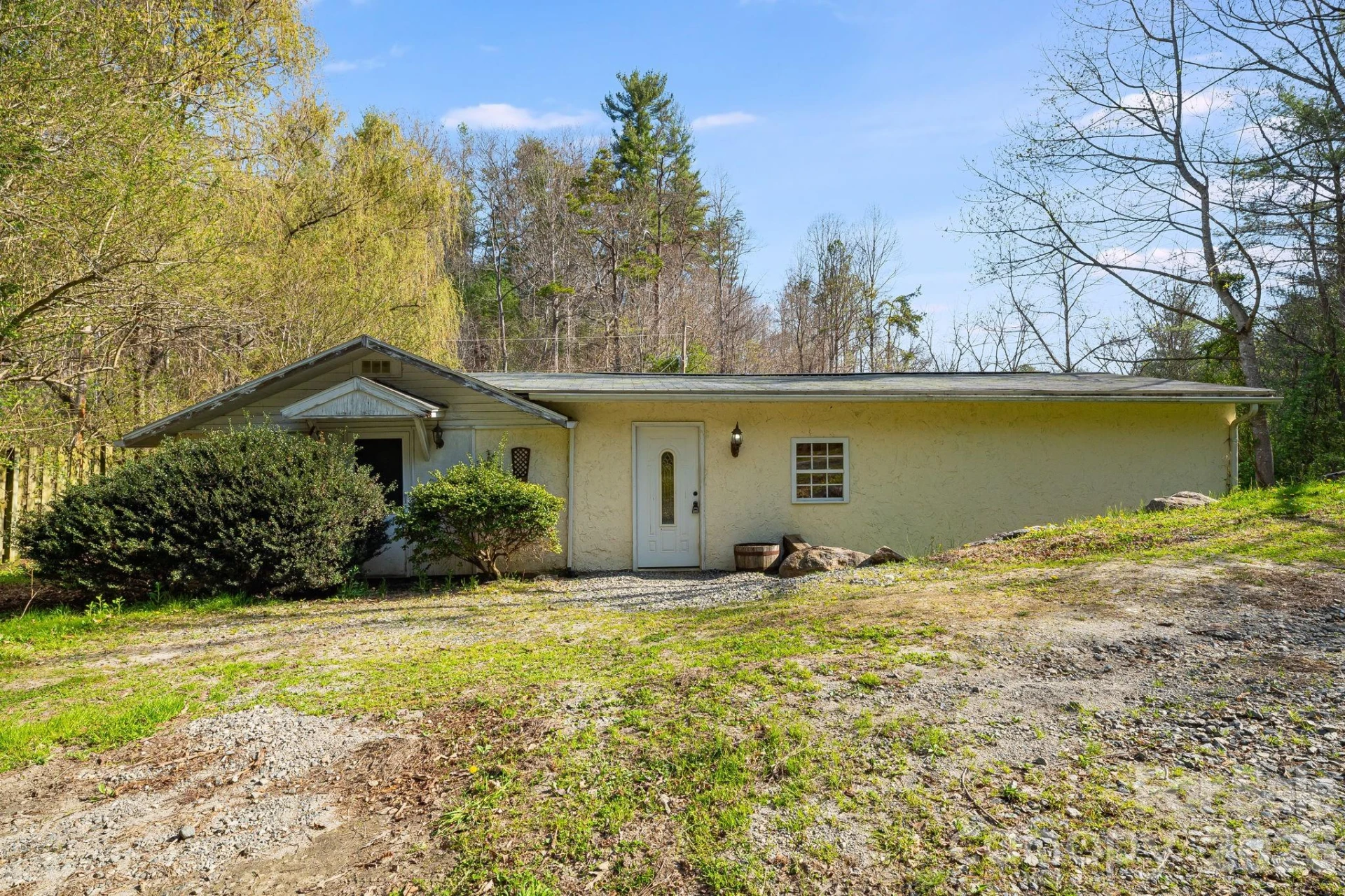 3903 NC Hwy 213 Highway