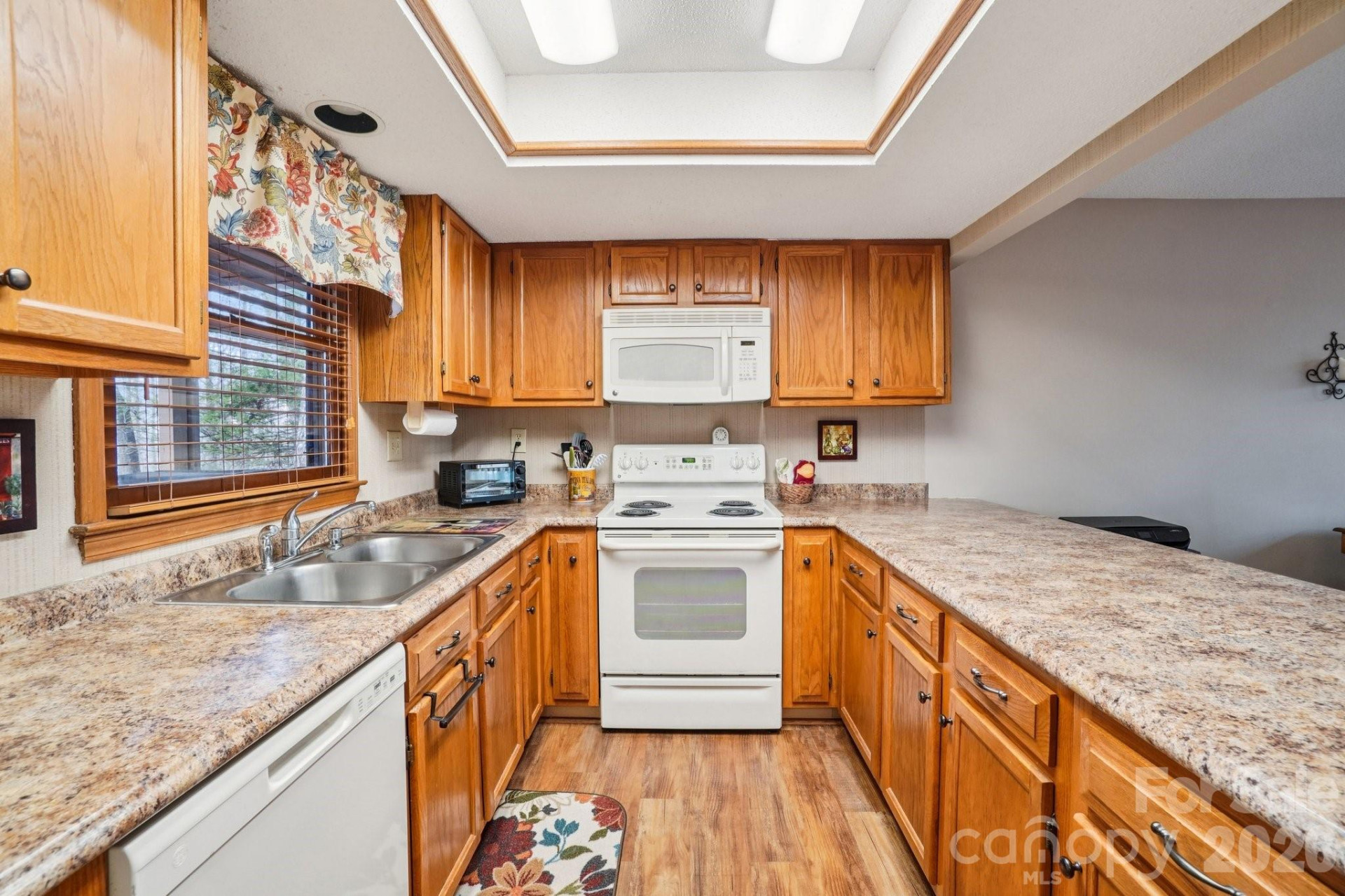 409 Whitney Boulevard - Photo 8