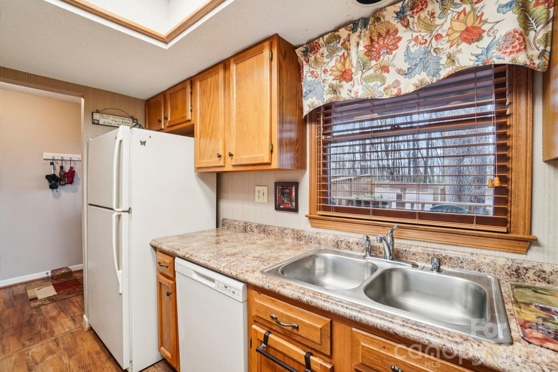 409 Whitney Boulevard - Photo 9