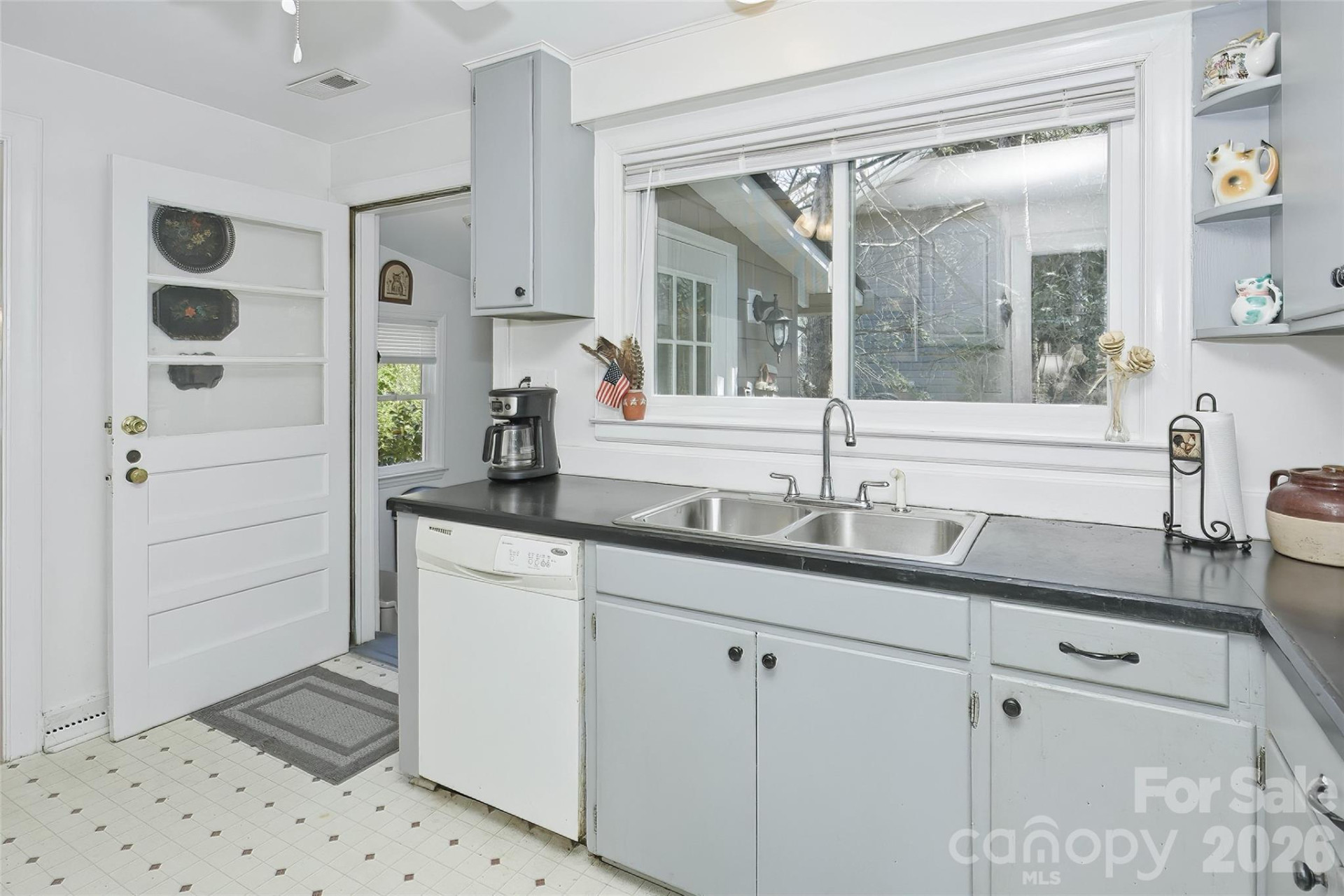 261 Forest Hill Drive - Photo 14