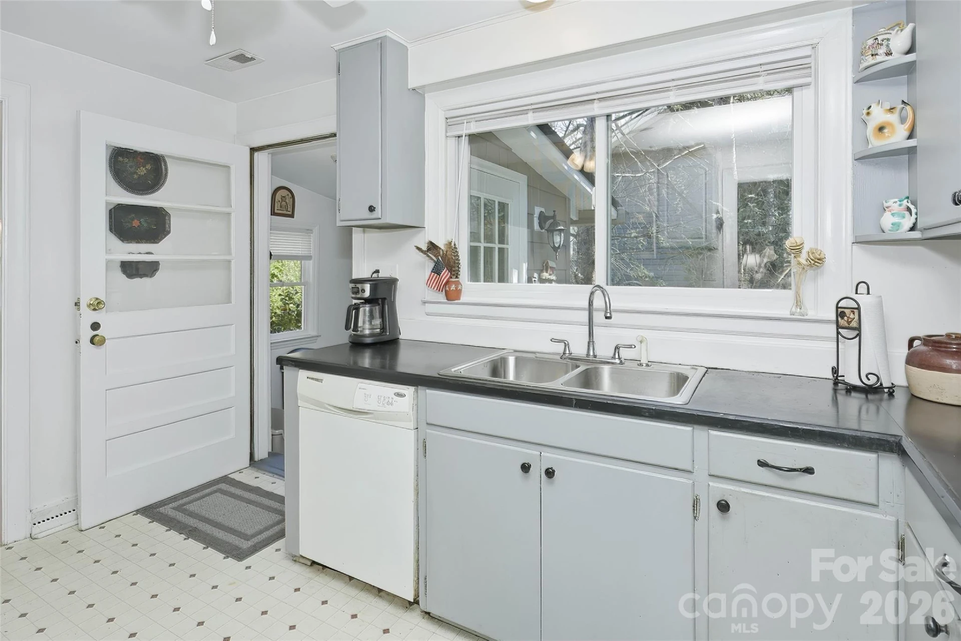 261 Forest Hill Drive - Photo 14