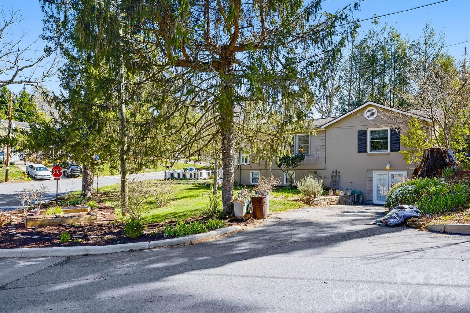 261 Forest Hill Drive - Photo 4