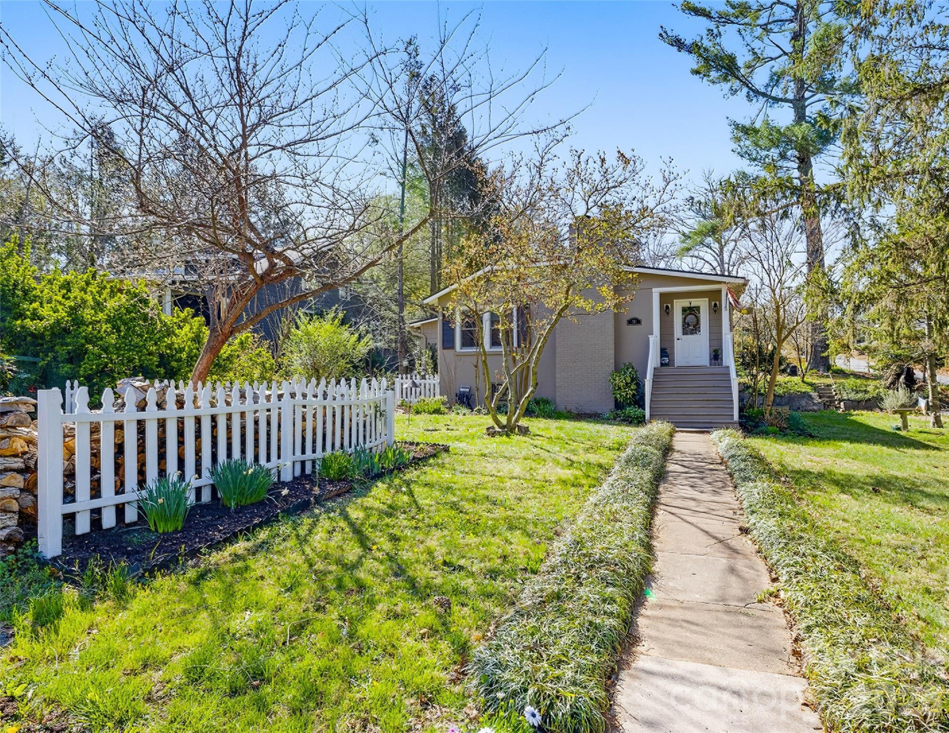 261 Forest Hill Drive - Photo 5