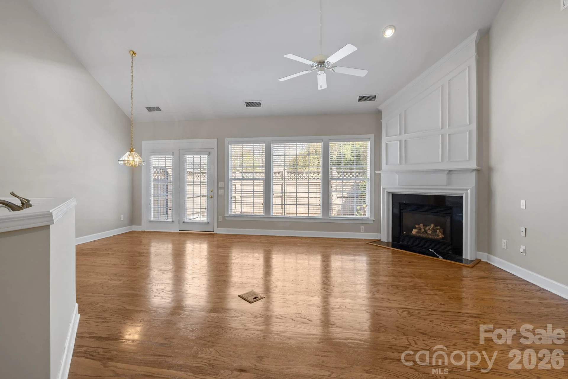 412 Eberle Way - Photo 20