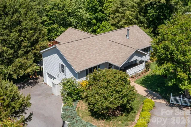 6 Arrowhead Lane