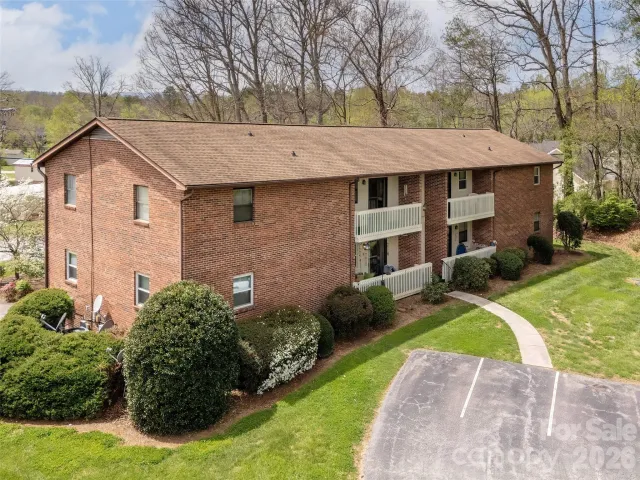 103 Oakwood Place