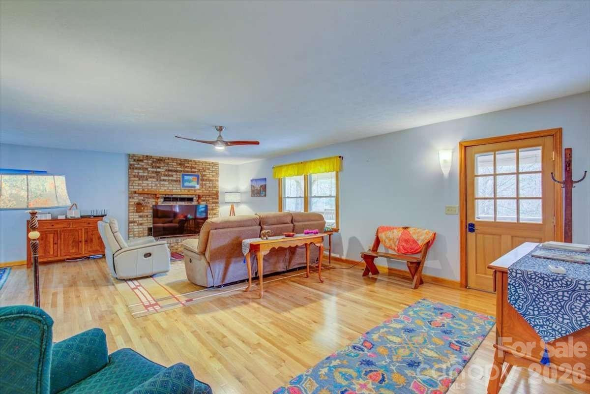 972 Harper Road - Photo 4