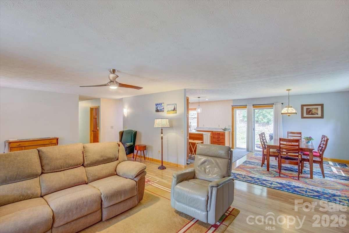 972 Harper Road - Photo 5