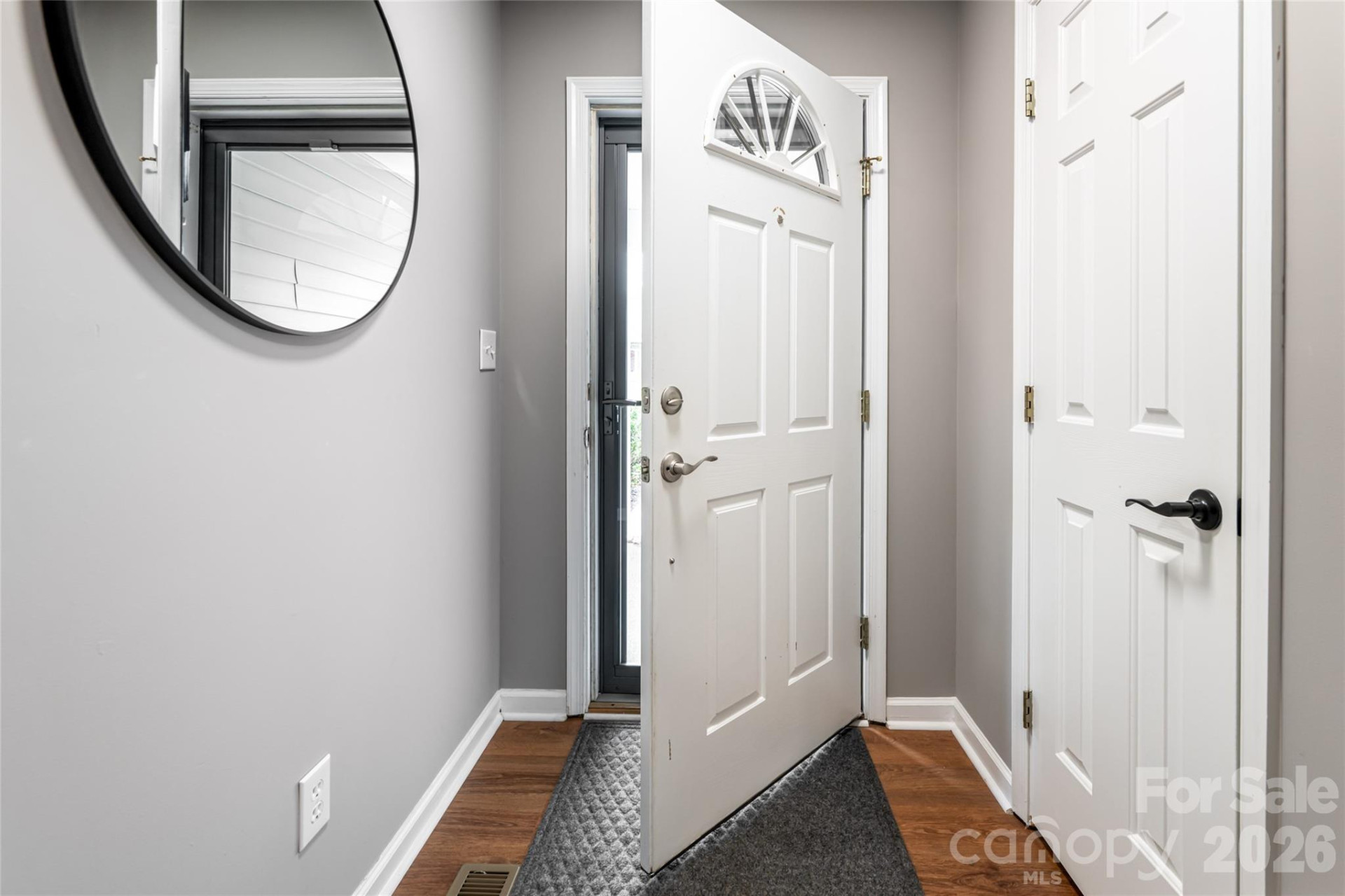 504 Windsor Forest Court - Photo 3