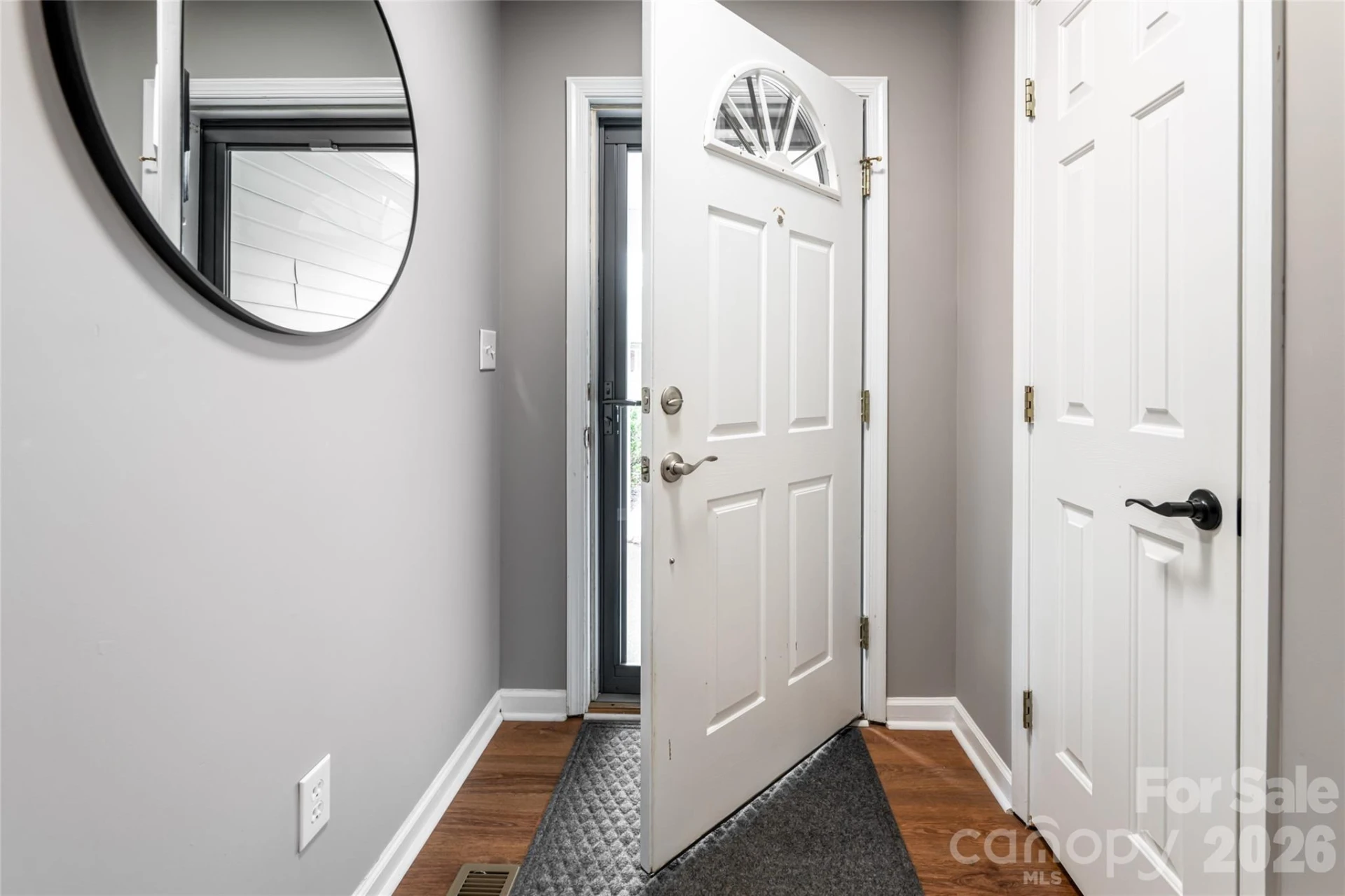 504 Windsor Forest Court - Photo 3