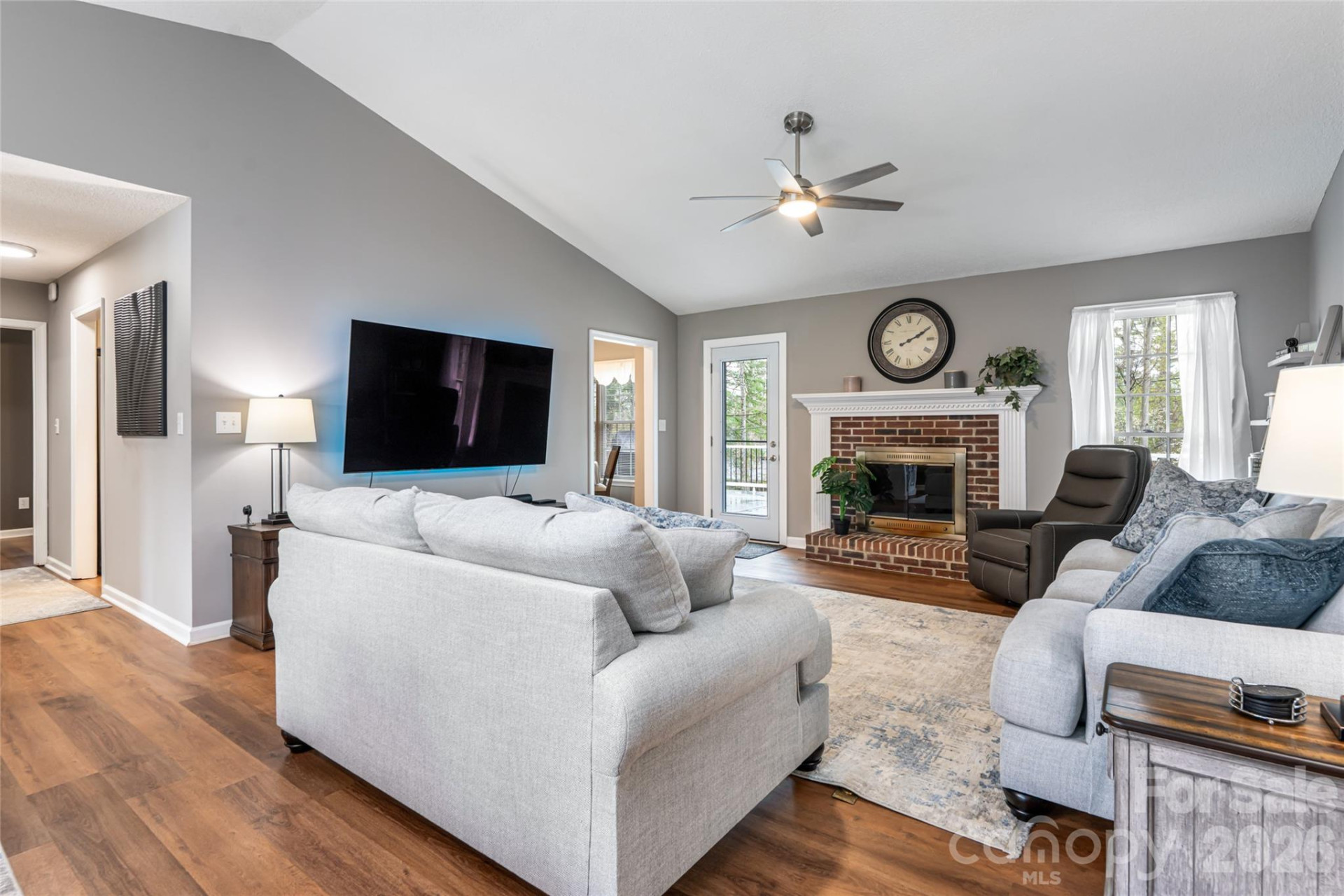 504 Windsor Forest Court - Photo 4