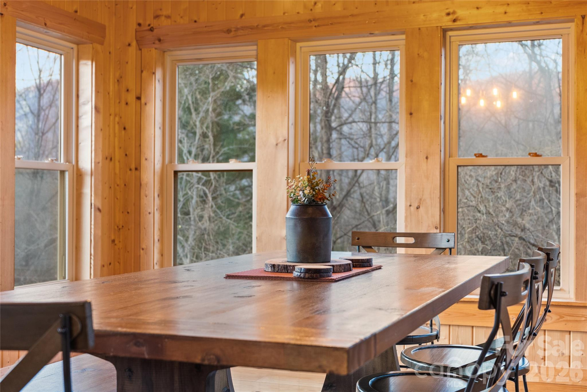 173 Mistletoe Park - Photo 4