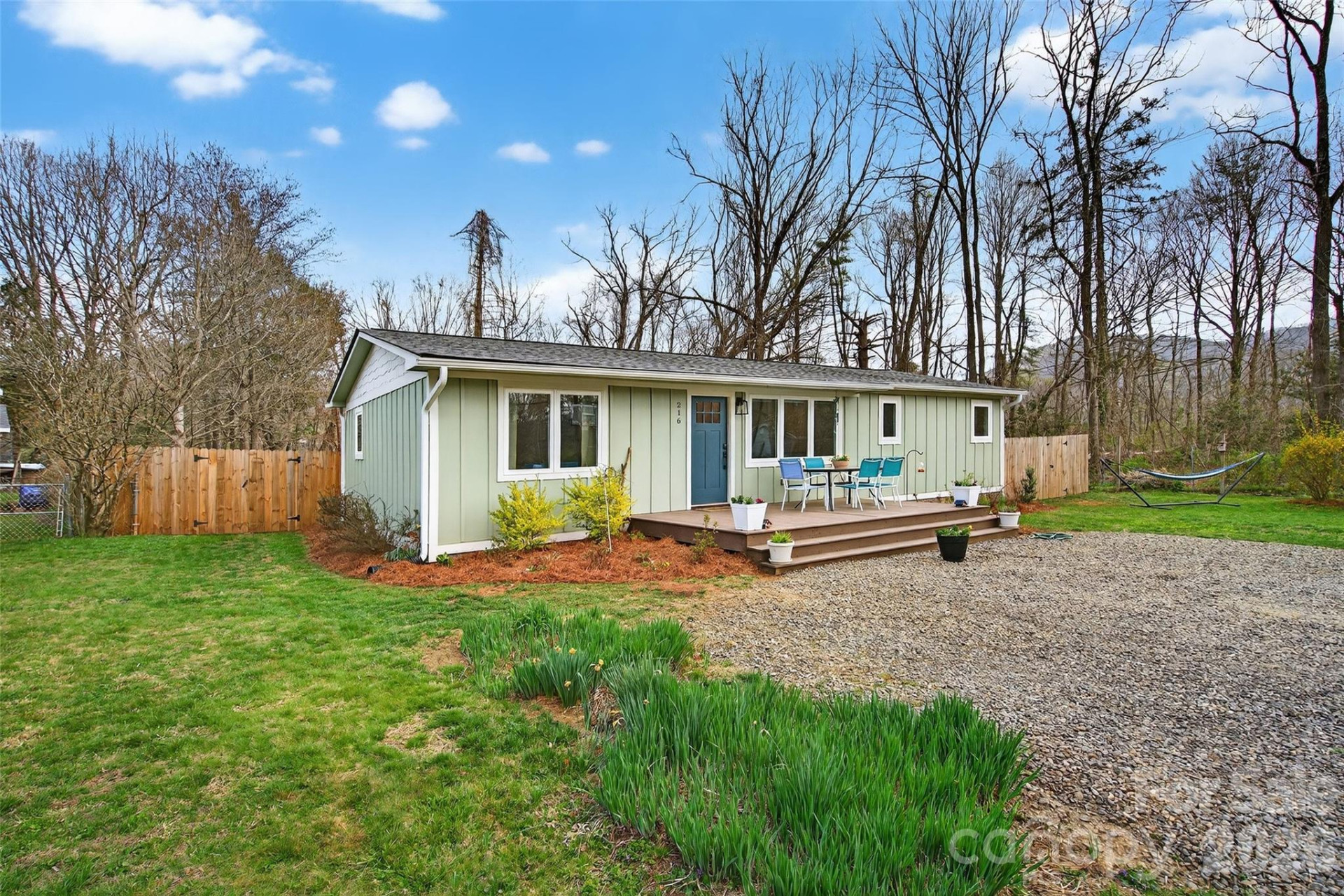 216 Vance Avenue - Photo 3