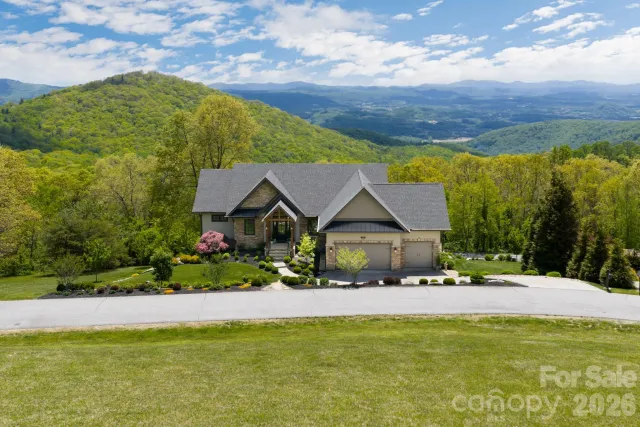 332 Summerset Drive, Hendersonville, NC, 28792